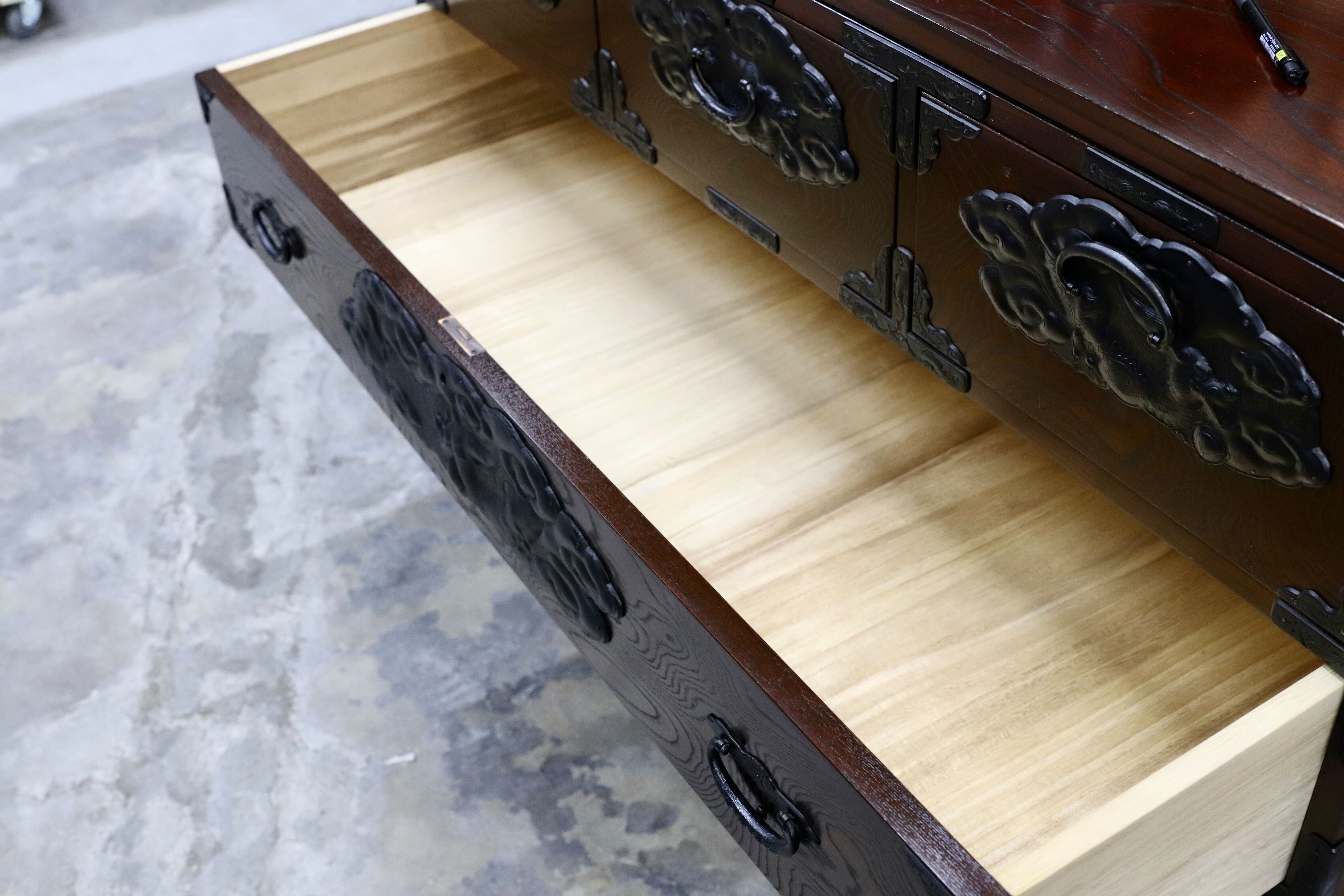 GMIS389○南部鉄器 最高級 車箪笥 整理箪笥 チェスト サイドボード タンス リビングボード 和家具 欅材 和モダン レトロ 検)岩谷堂箪笥