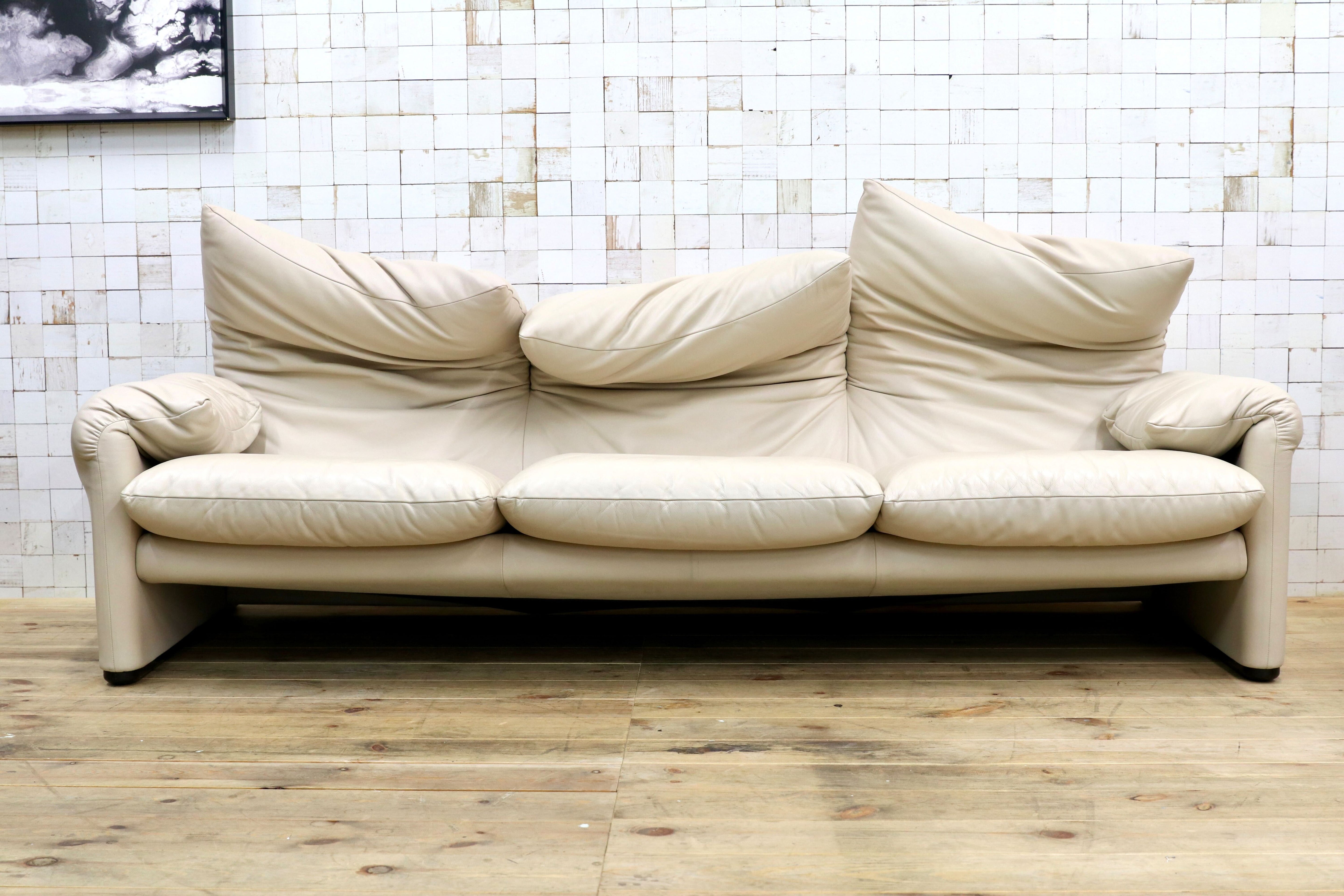 GMJS7○Cassina / カッシーナ 675 MARALUNGA マラルンガ 3人掛けソファ アイボリー トリプルソファ 本革 ヴィコ・マジストレッティ 名作