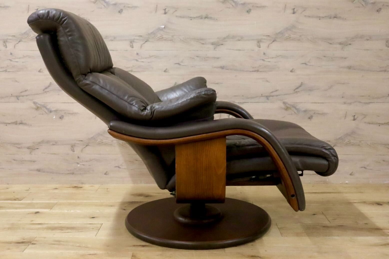 GMIH425A○冨士ファニチア / FUJI FANITURE 1人掛けソファ シングルソファ アームチェア 椅子 回転椅子 レザー 国産家具