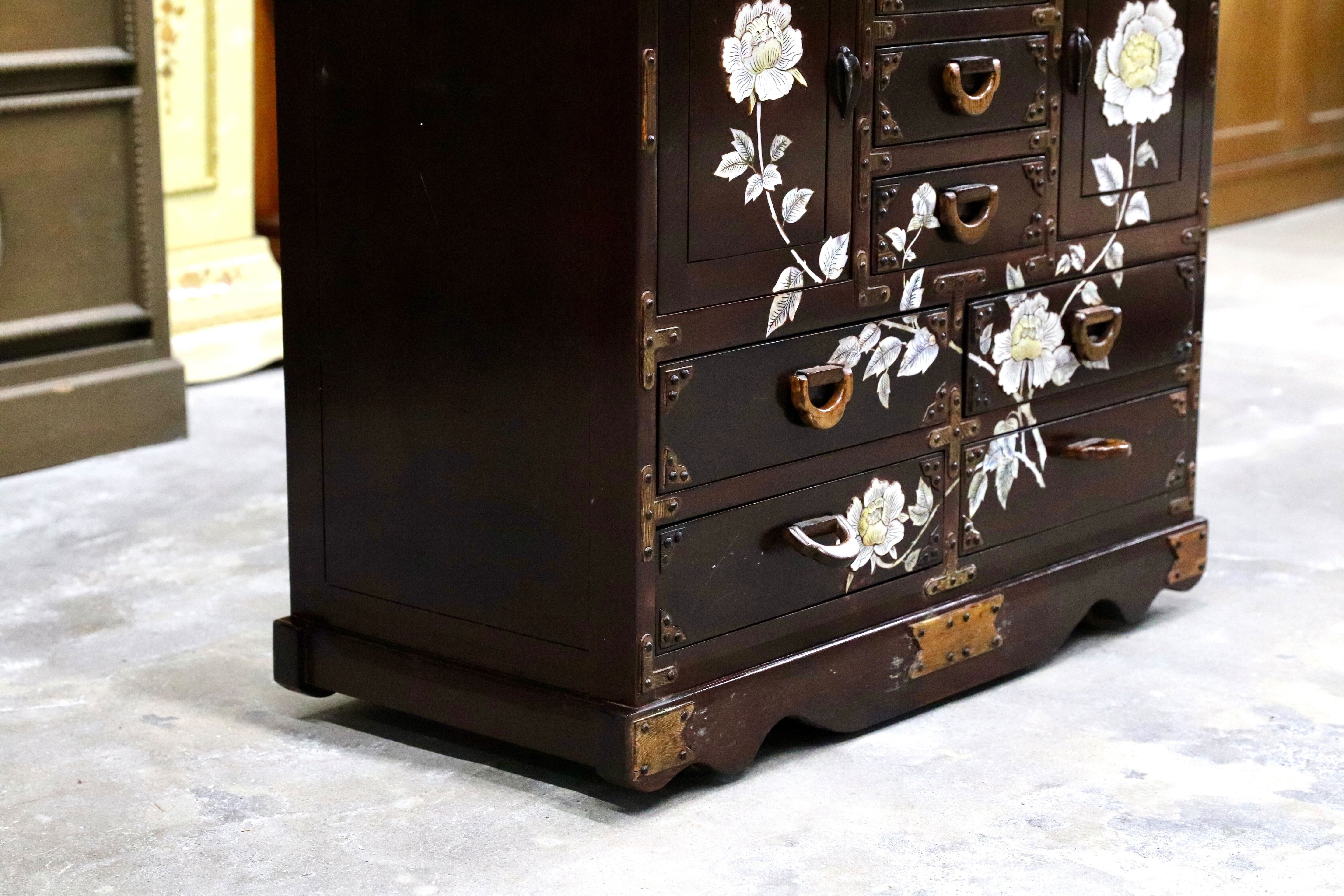 GMIS390B○唐木 花梨 鉄刀木 螺鈿細工 中国美術 最高級 車箪笥 ミニ箪笥 チェスト サイドボード アンティーク 小物入れ