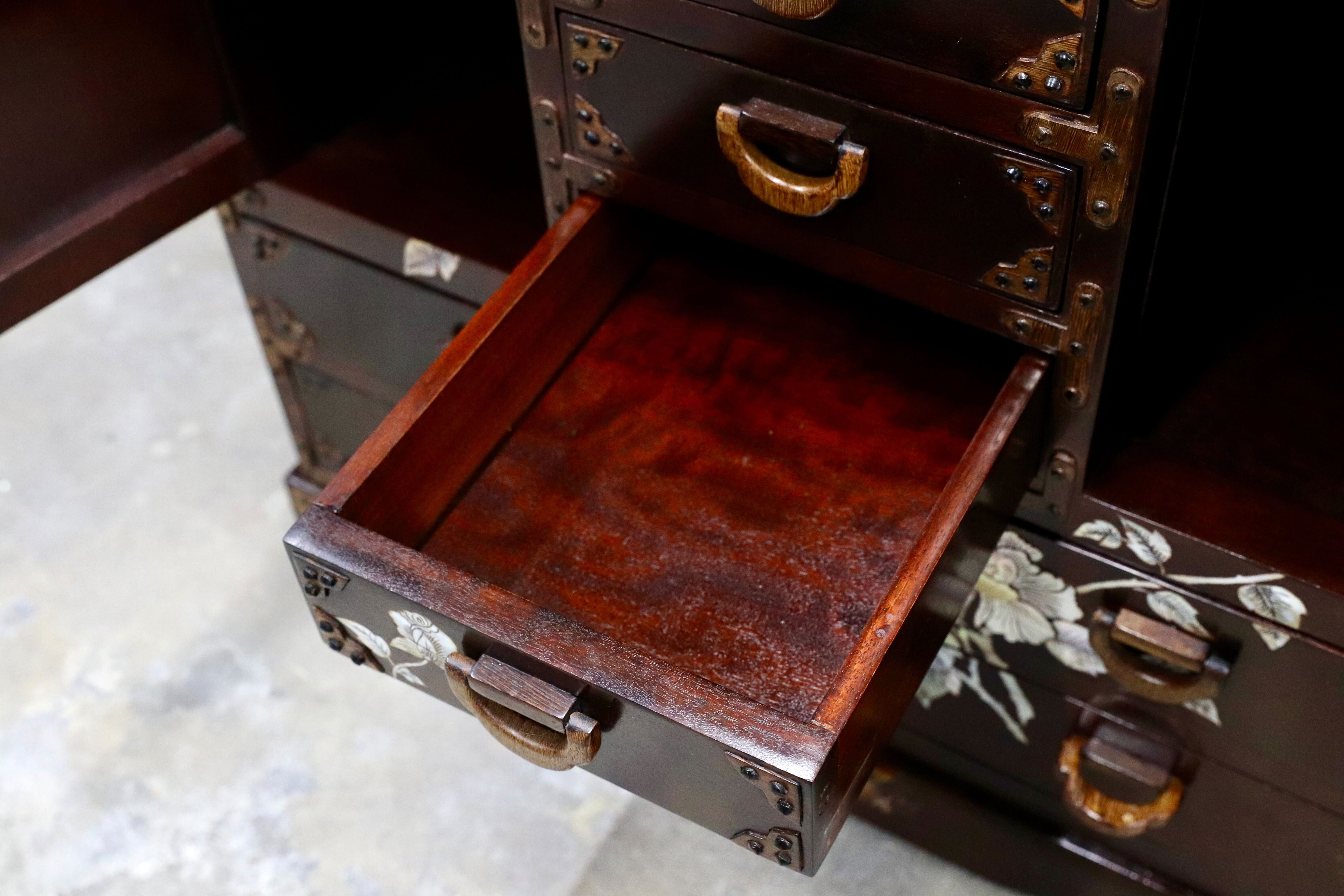 GMIS390B○唐木 花梨 鉄刀木 螺鈿細工 中国美術 最高級 車箪笥 ミニ箪笥 チェスト サイドボード アンティーク 小物入れ