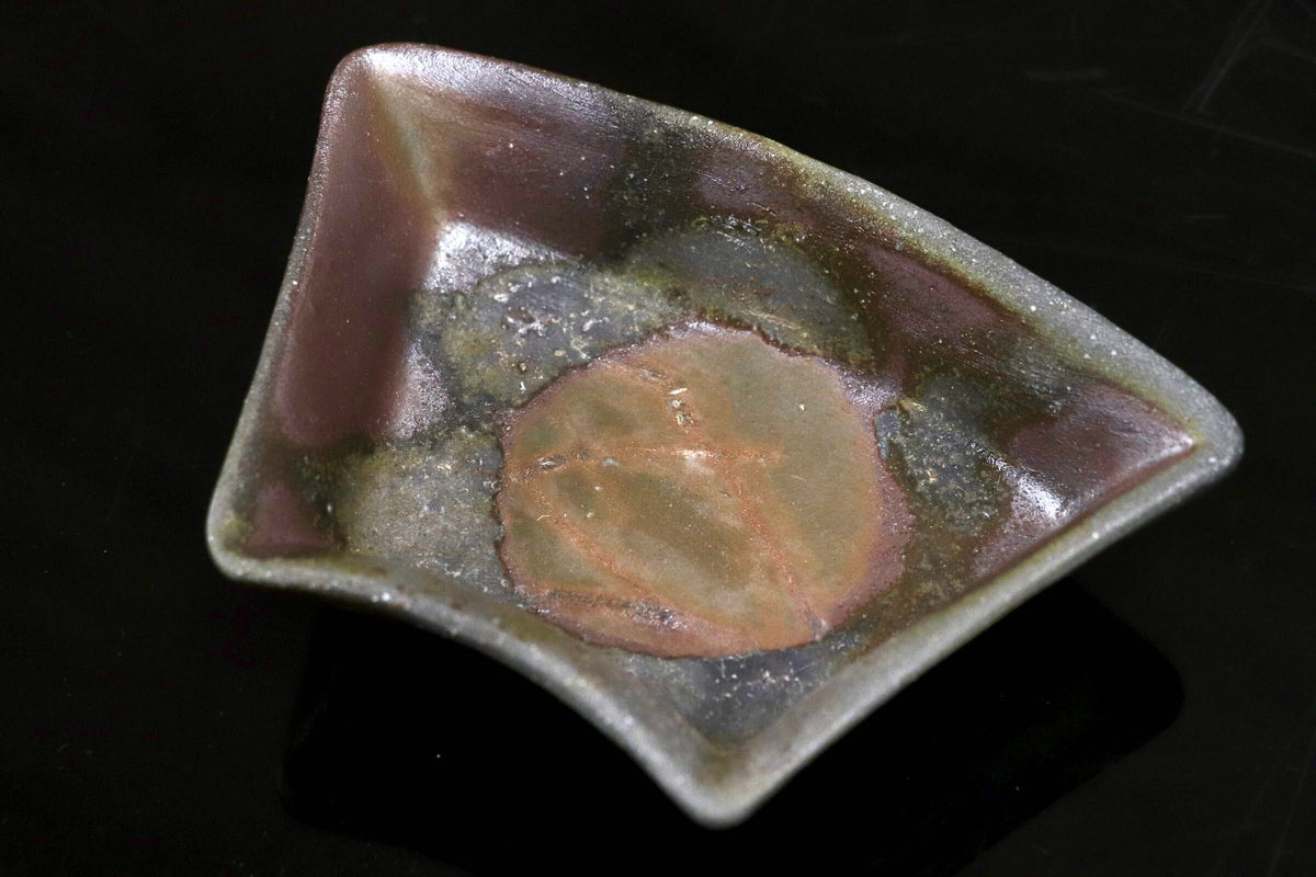 GMJO141L◯備前焼 陶吉作 変形小鉢 扇形小鉢 向付 四方小鉢 浅鉢 珍味入れ 刺身皿 銘々鉢 和食器 陶器 在銘 和モダン
