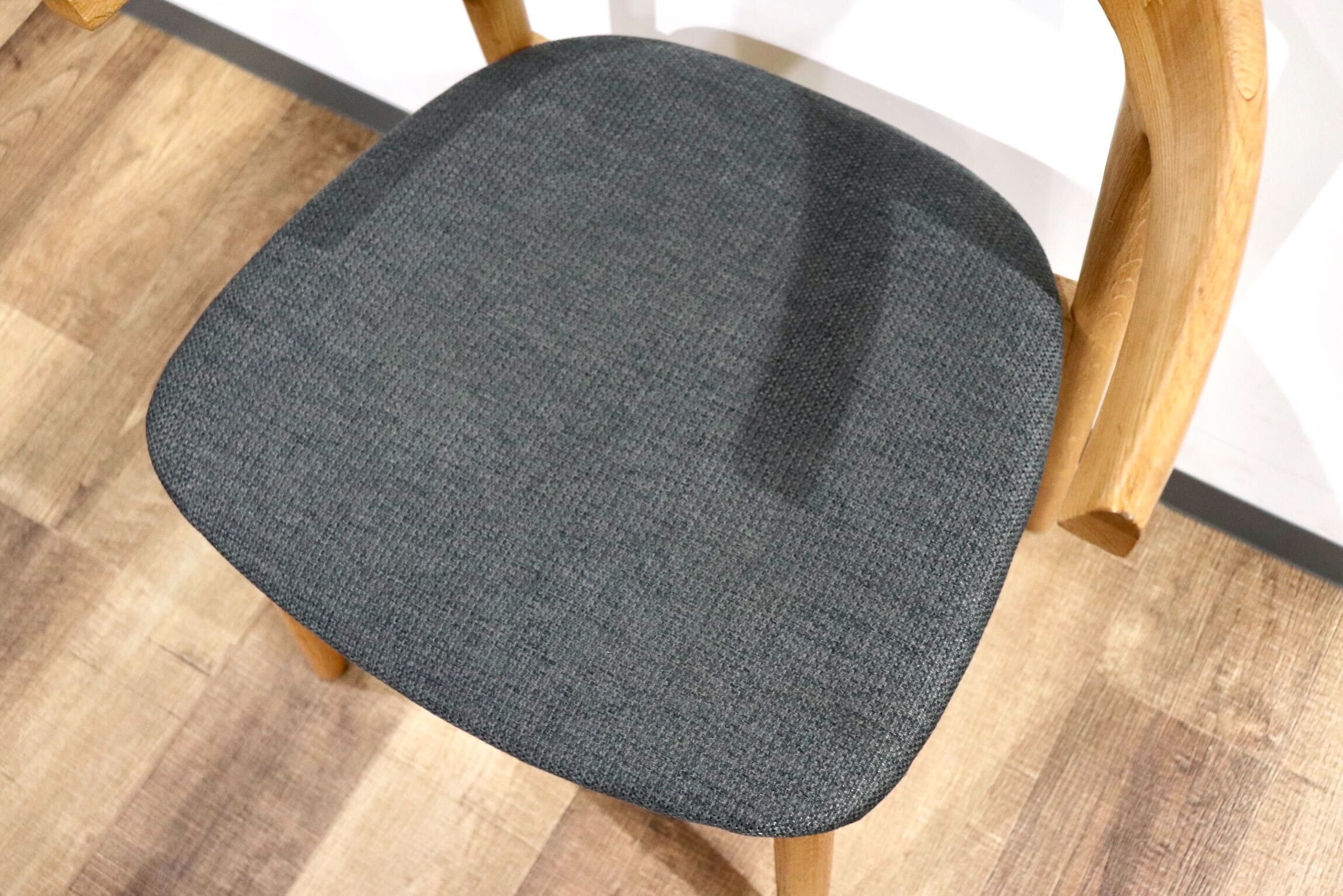 GMHN275A○北欧スタイル ダイニングチェア アームチェア 食卓椅子 椅子 チェア シンプル ナチュラル グレー オーク材 モダン 検) TOMOSU