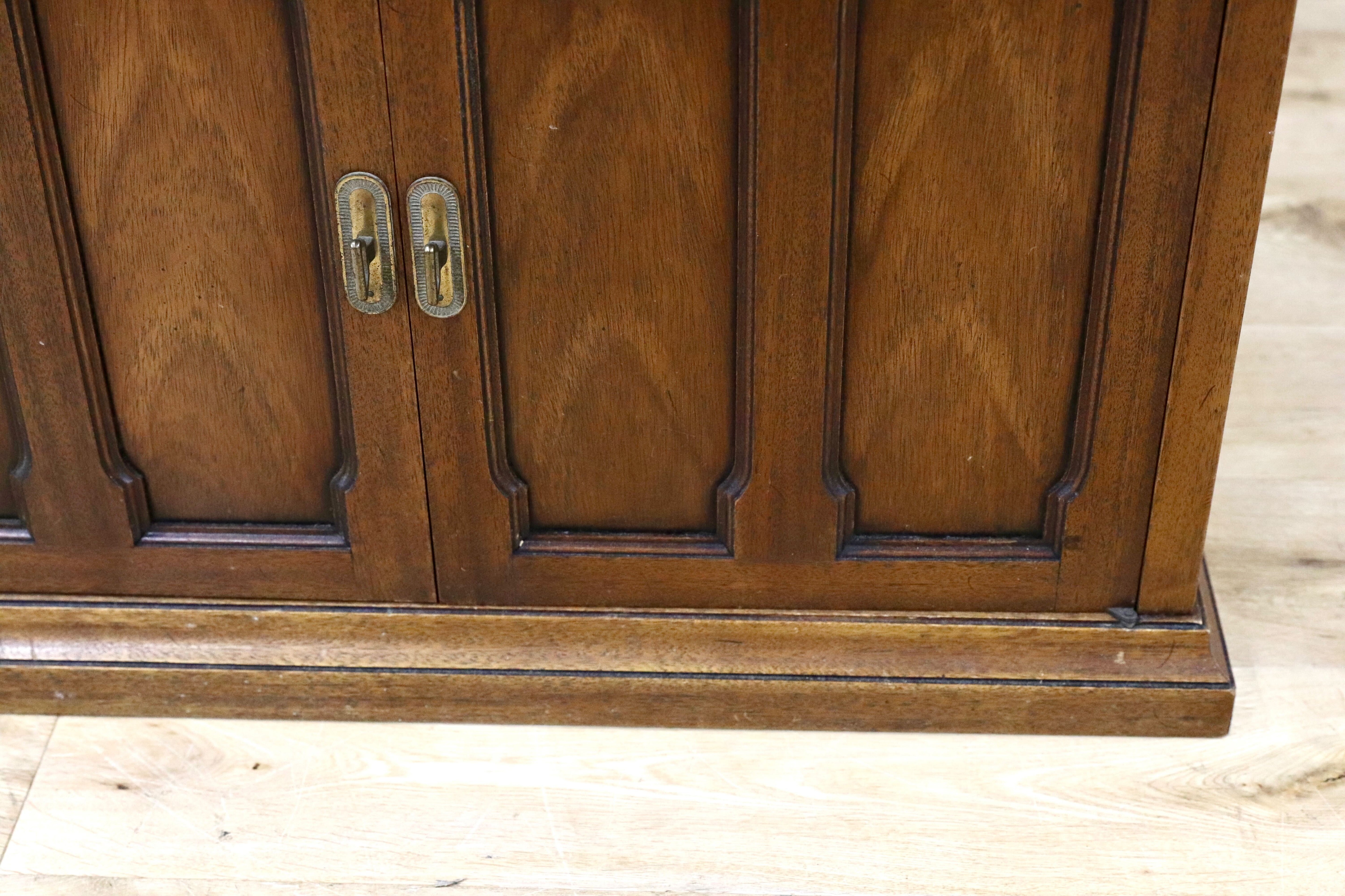 GMHH103○アメリカ ヴィンテージ ローボード サイドボード テレビボード 花台 飾り台 クラシック アンティーク 検)ドレクセルヘリテイジ