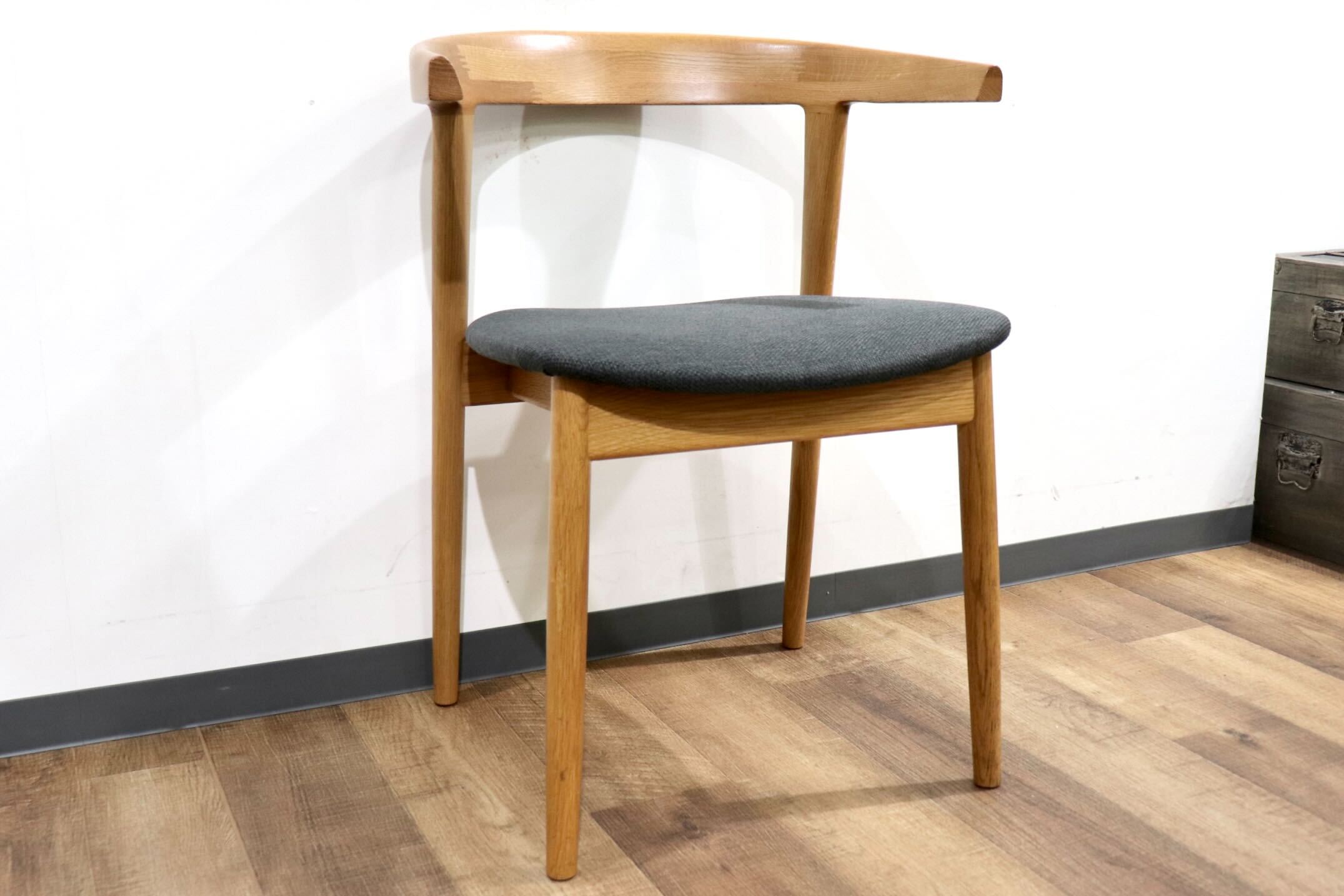 GMHN275A○北欧スタイル ダイニングチェア アームチェア 食卓椅子 椅子 チェア シンプル ナチュラル グレー オーク材 モダン 検) TOMOSU