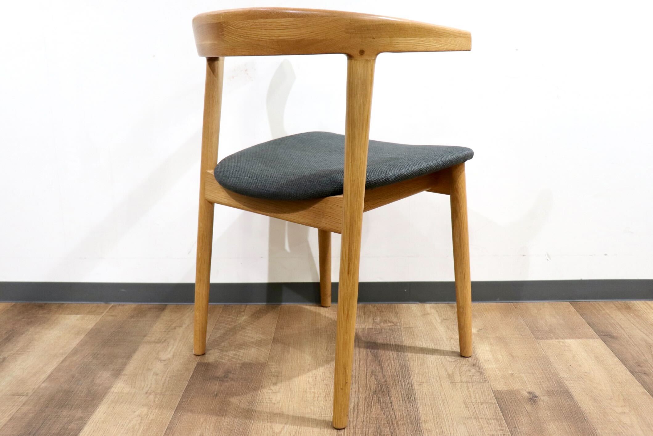 GMHN275A○北欧スタイル ダイニングチェア アームチェア 食卓椅子 椅子 チェア シンプル ナチュラル グレー オーク材 モダン 検) TOMOSU