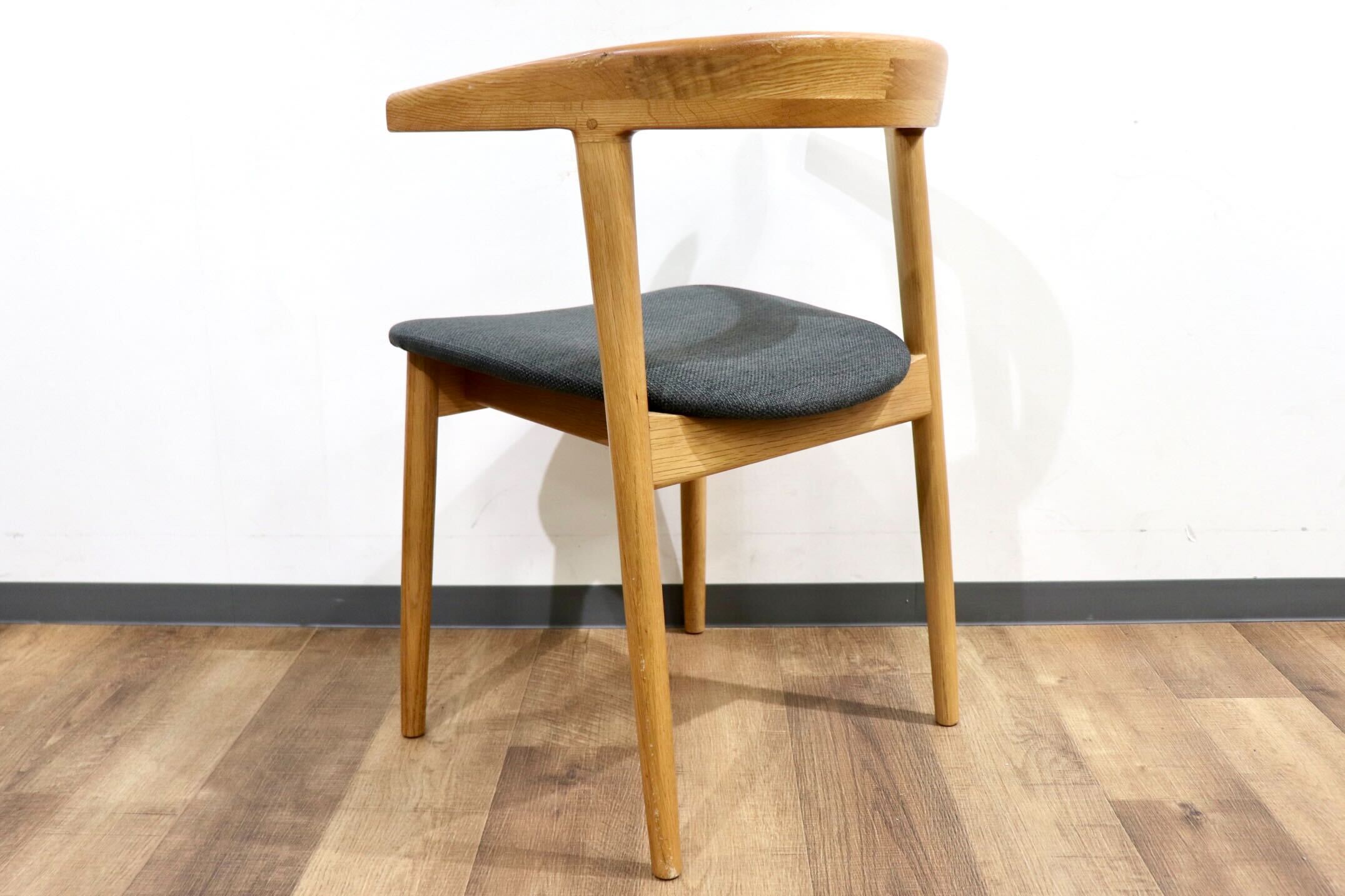 GMHN275A○北欧スタイル ダイニングチェア アームチェア 食卓椅子 椅子 チェア シンプル ナチュラル グレー オーク材 モダン 検) TOMOSU