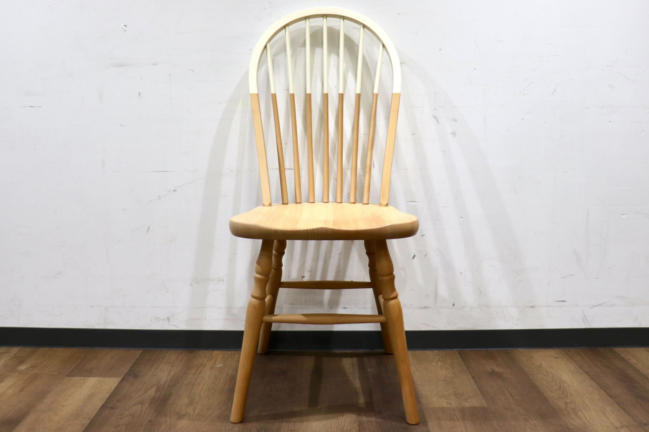 GMHO79A○秋田木工 NO.500EB IDC大塚家具 ダイニングチェア 食卓椅子 椅子 ボウバック ウィンザーチェア ブナ材 ホワイト色 定価約7.3万