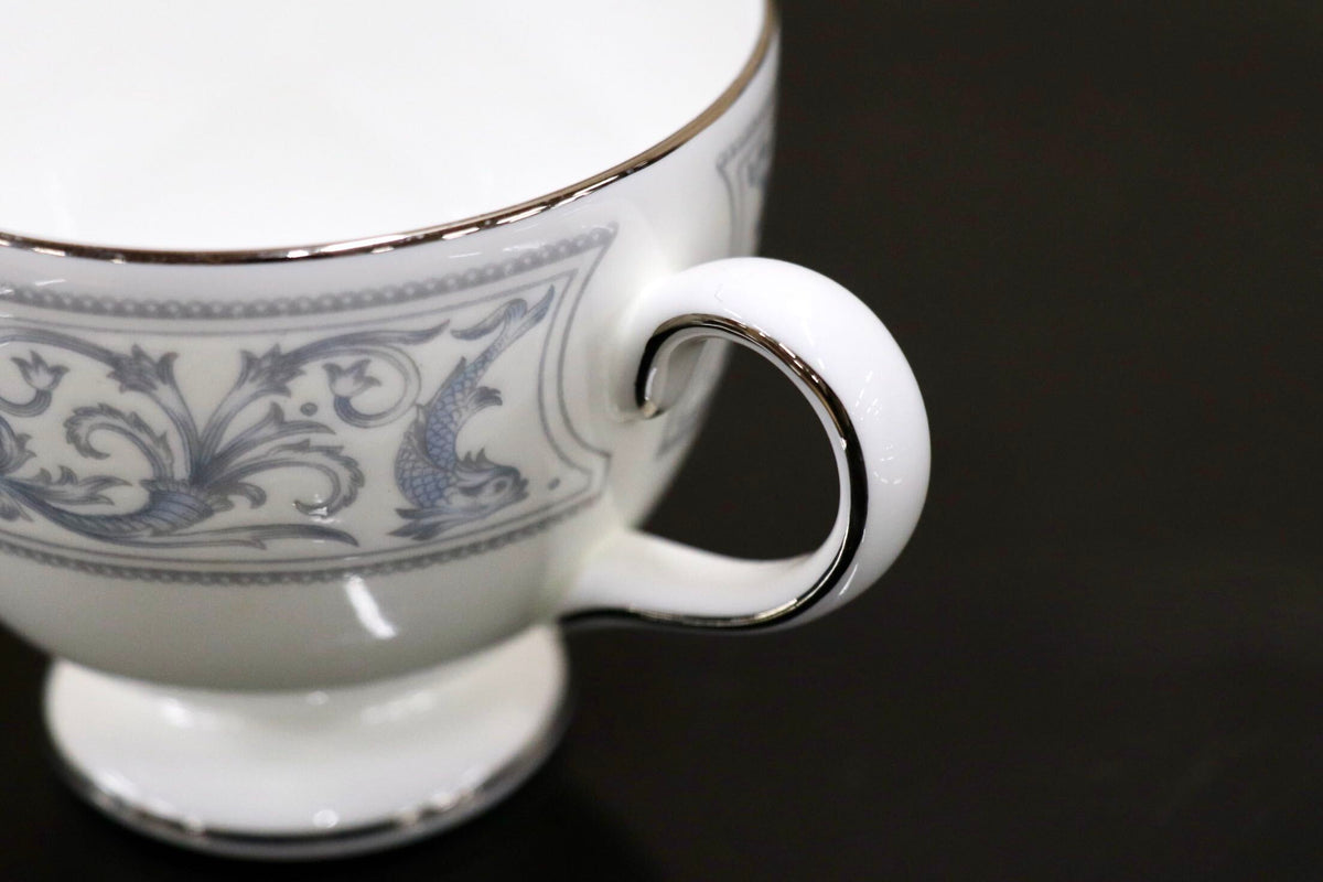 GMJO141R◯WEDGWOOD / ウェッジウッド DOLPHIN WHITE ドルフィン ホワイト 黒壺 Bone China カップ&ソーサー 西洋 ヴィンテージ 廃盤 稀少