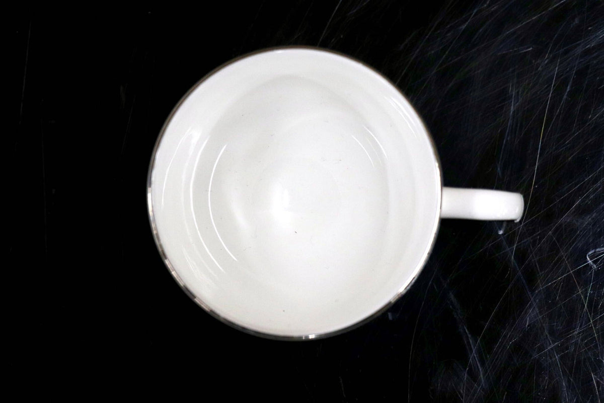 GMJO141R◯WEDGWOOD / ウェッジウッド DOLPHIN WHITE ドルフィン ホワイト 黒壺 Bone China カップ&ソーサー 西洋 ヴィンテージ 廃盤 稀少