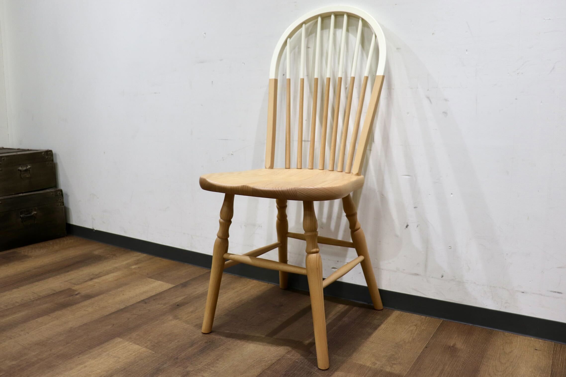 GMHO79B○秋田木工 NO.500EB IDC大塚家具 ダイニングチェア 食卓椅子 椅子 ボウバック ウィンザーチェアブナ材 ホワイト色 定価約7.3万