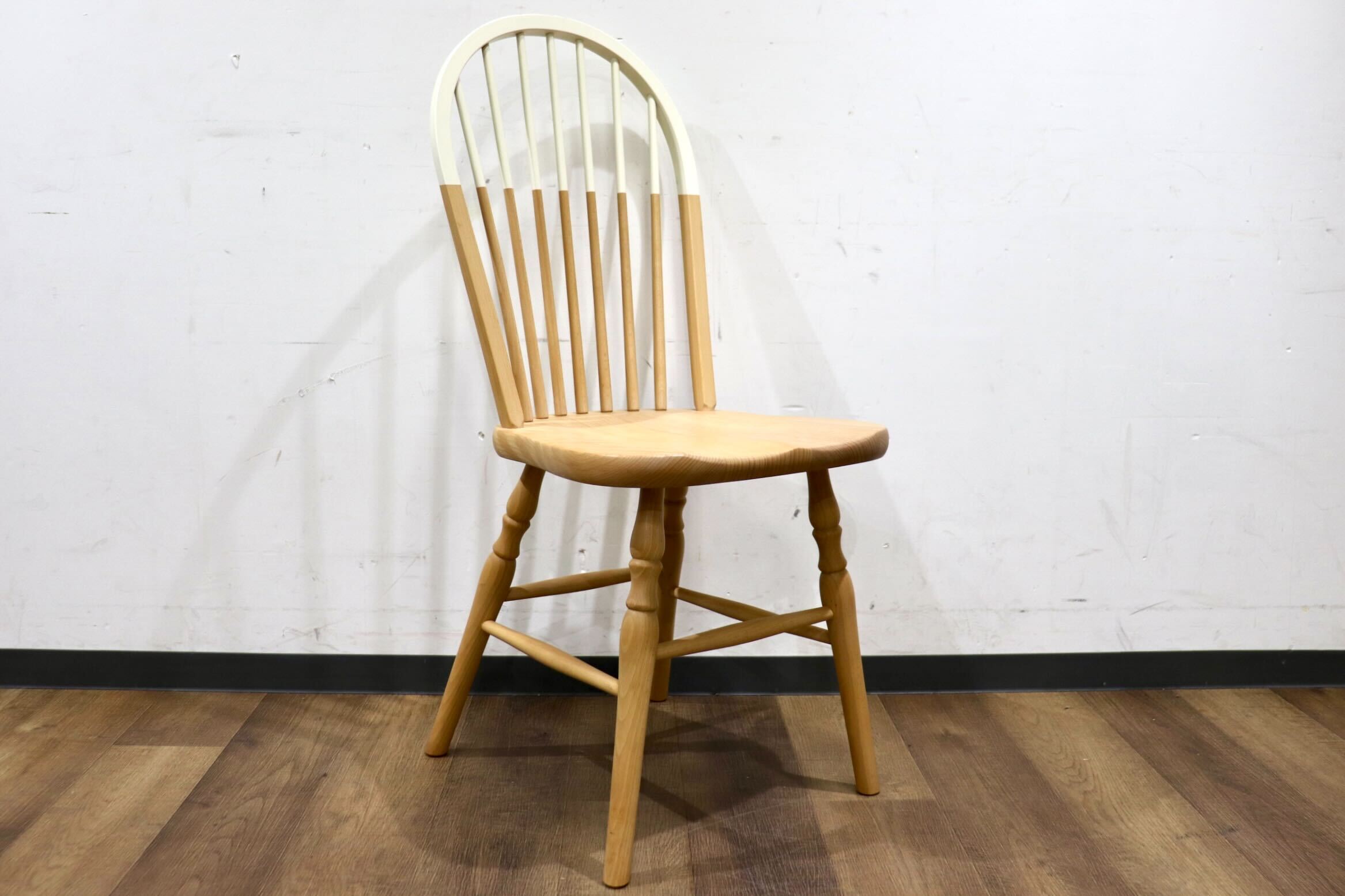 GMHO79B○秋田木工 NO.500EB IDC大塚家具 ダイニングチェア 食卓椅子 椅子 ボウバック ウィンザーチェアブナ材 ホワイト色 定価約7.3万