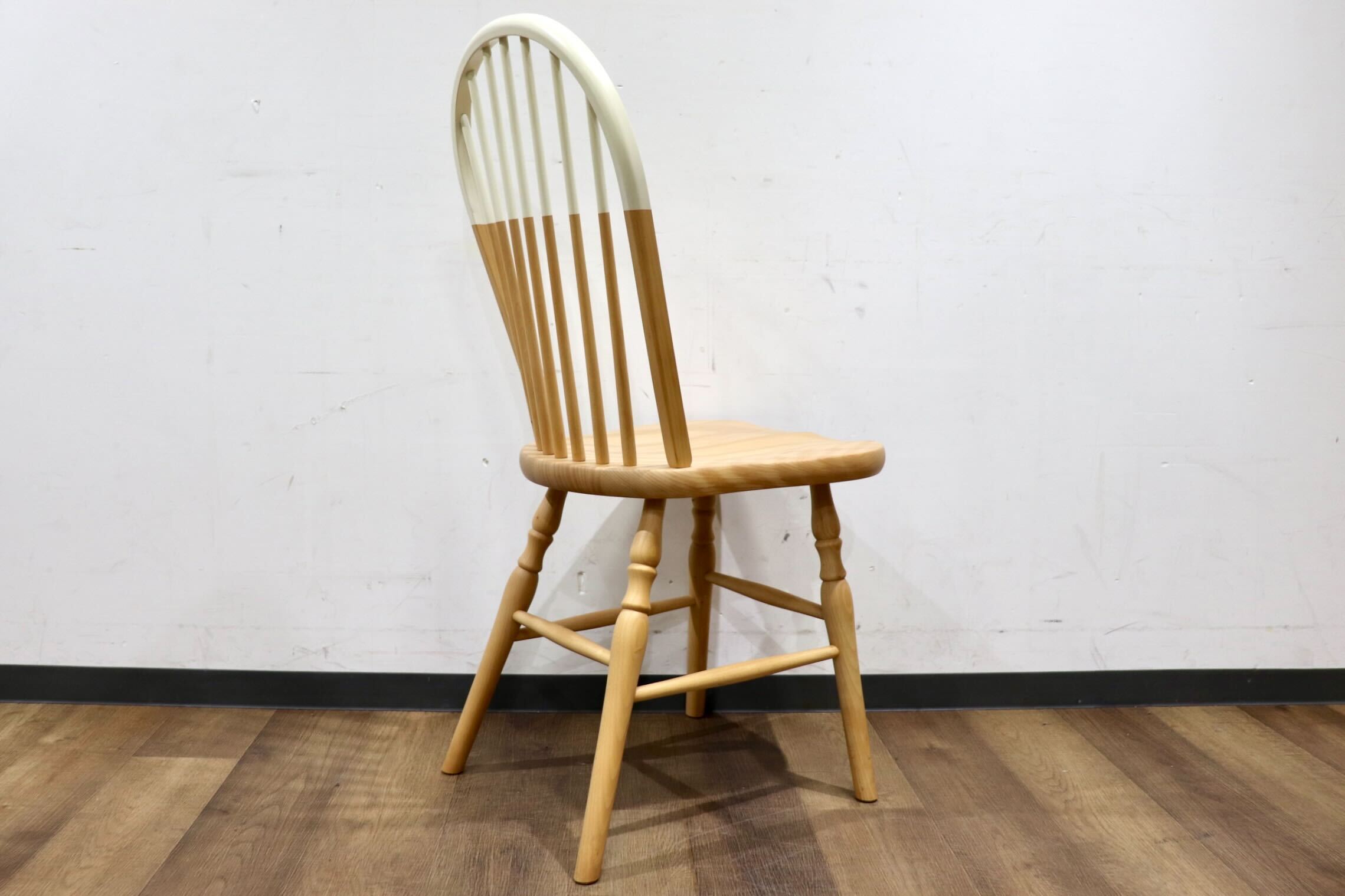 GMHO79B○秋田木工 NO.500EB IDC大塚家具 ダイニングチェア 食卓椅子 椅子 ボウバック ウィンザーチェアブナ材 ホワイト色 定価約7.3万