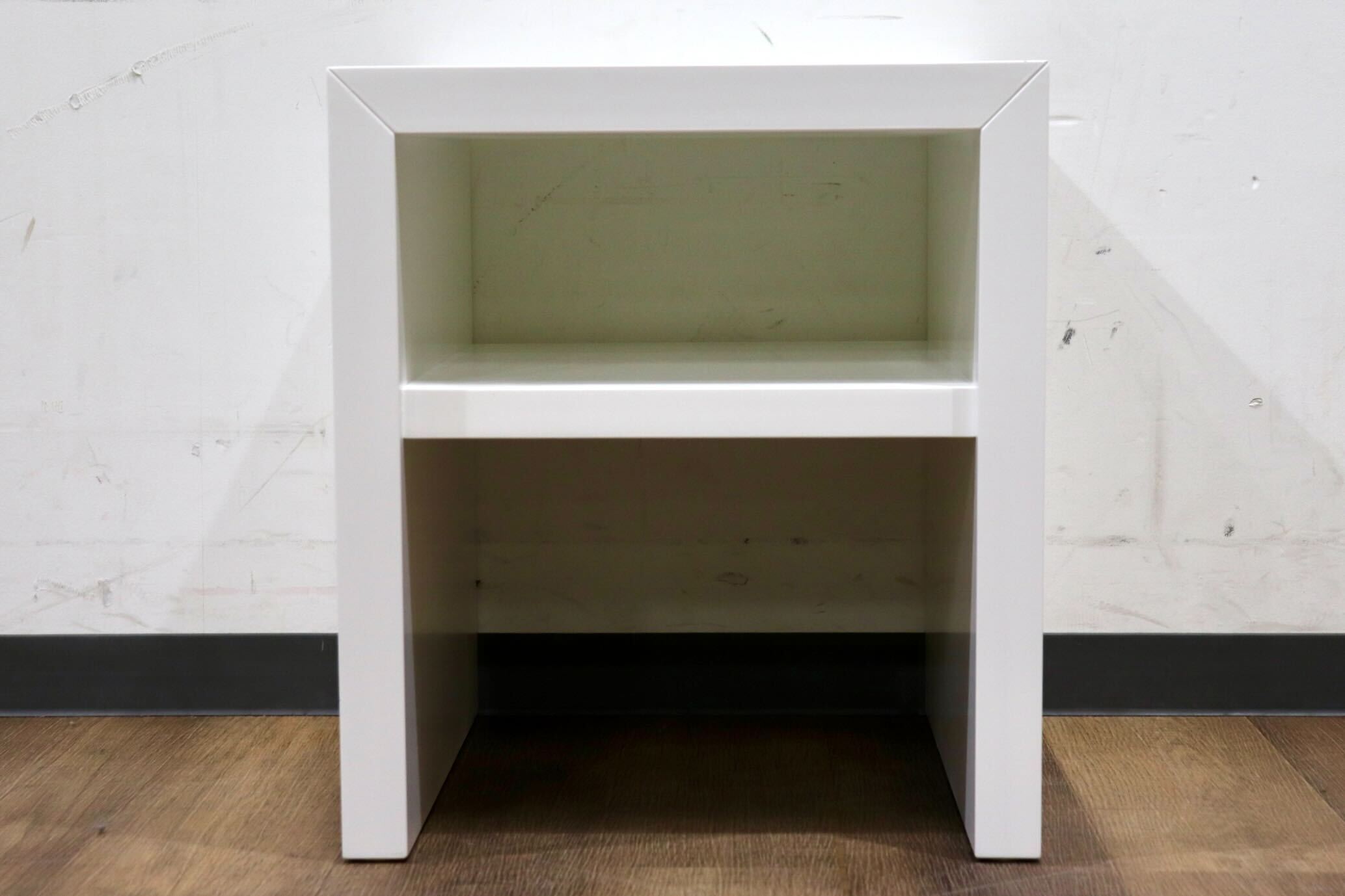 GMHO84○CHERRY FURNITURE / 桜屋工業 HOMEDAY ベッドサイドテーブル サイドテーブル ナイトテーブル 飾り棚 ホワイト 定価約2.7万