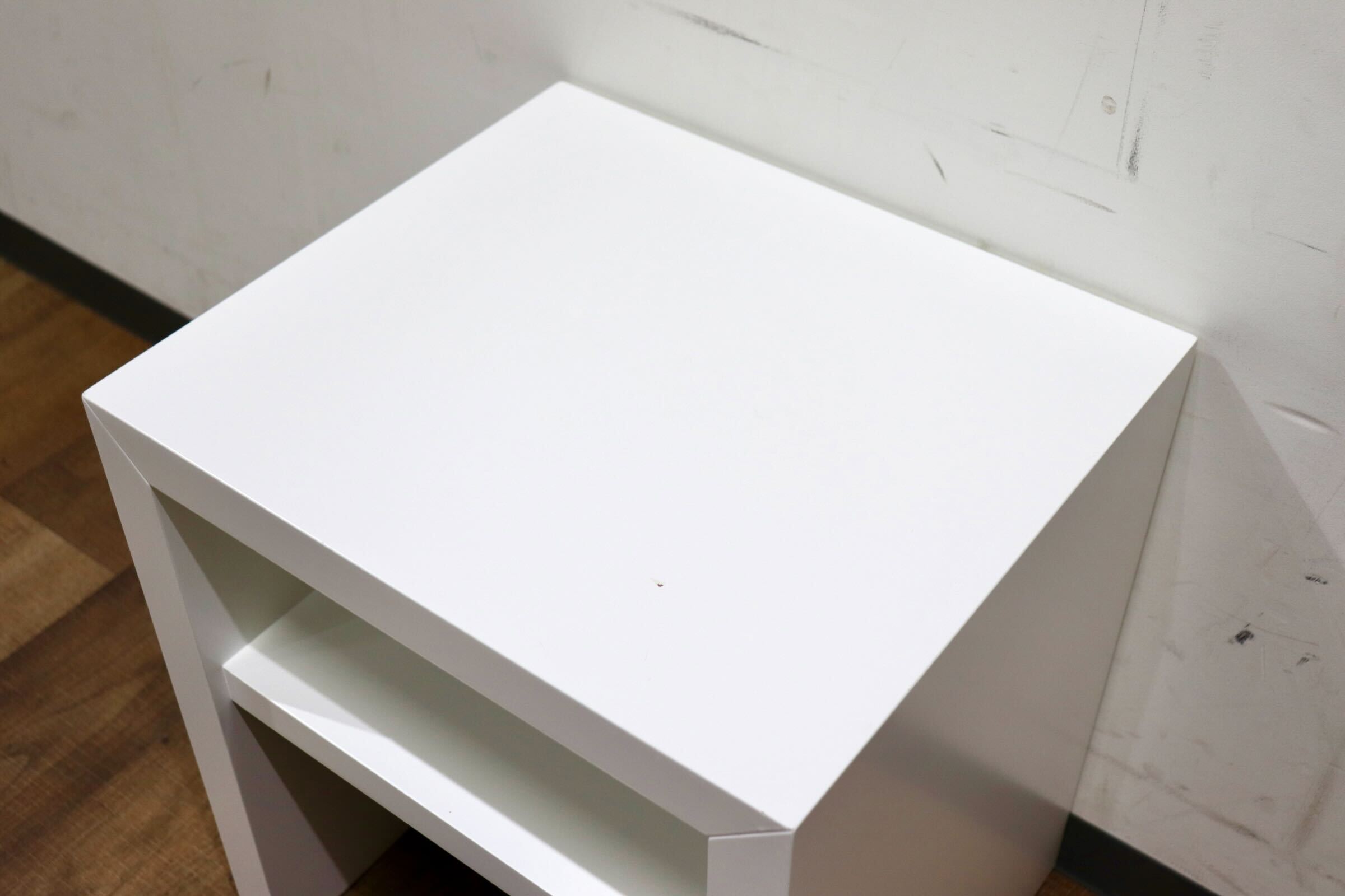 GMHO84○CHERRY FURNITURE / 桜屋工業 HOMEDAY ベッドサイドテーブル サイドテーブル ナイトテーブル 飾り棚 ホワイト 定価約2.7万