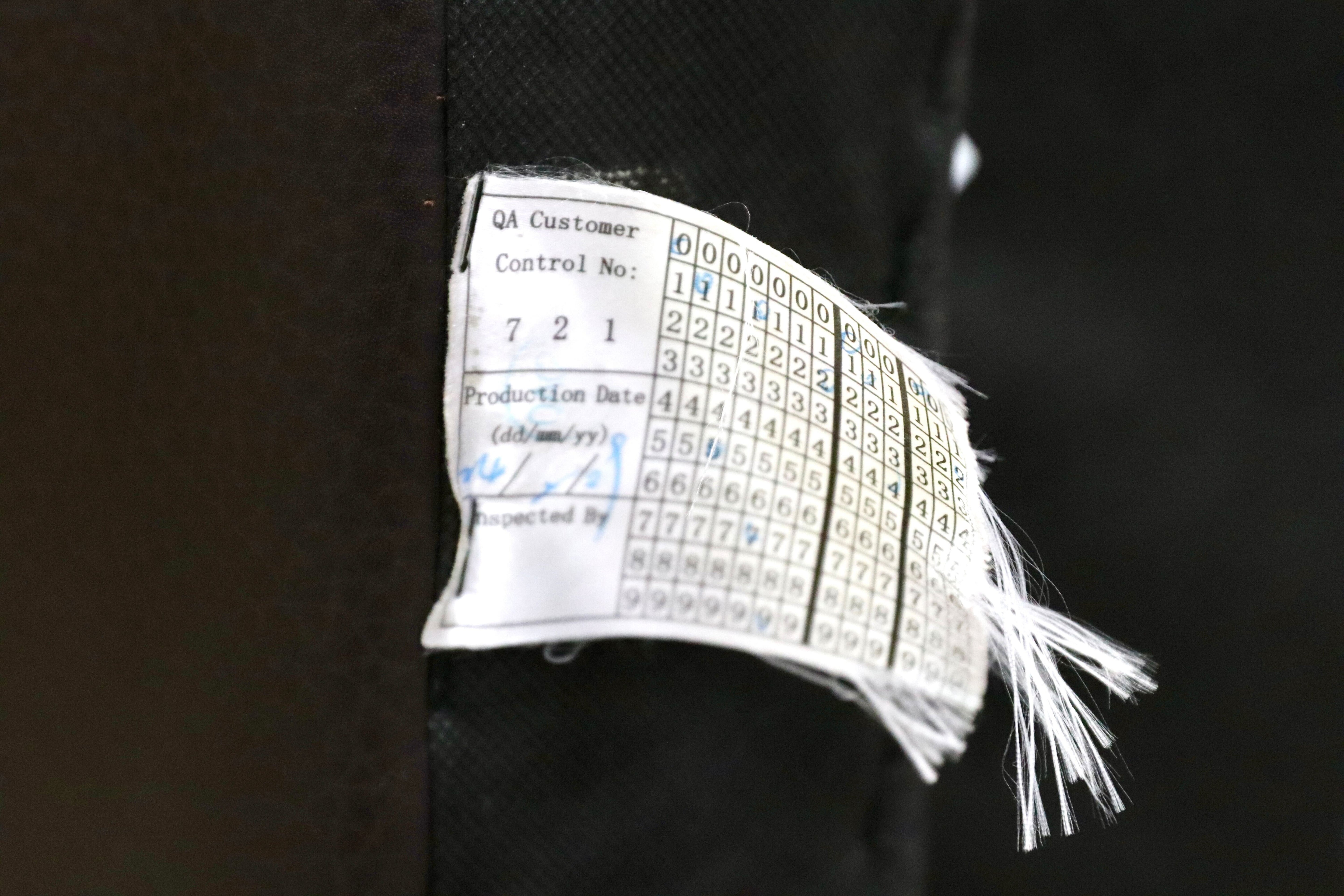 GMIK716○IDC大塚家具 2.5人掛けソファ トリプルソファ ダークブラウン 総本革 スタイリッシュモダン 長椅子 レザー