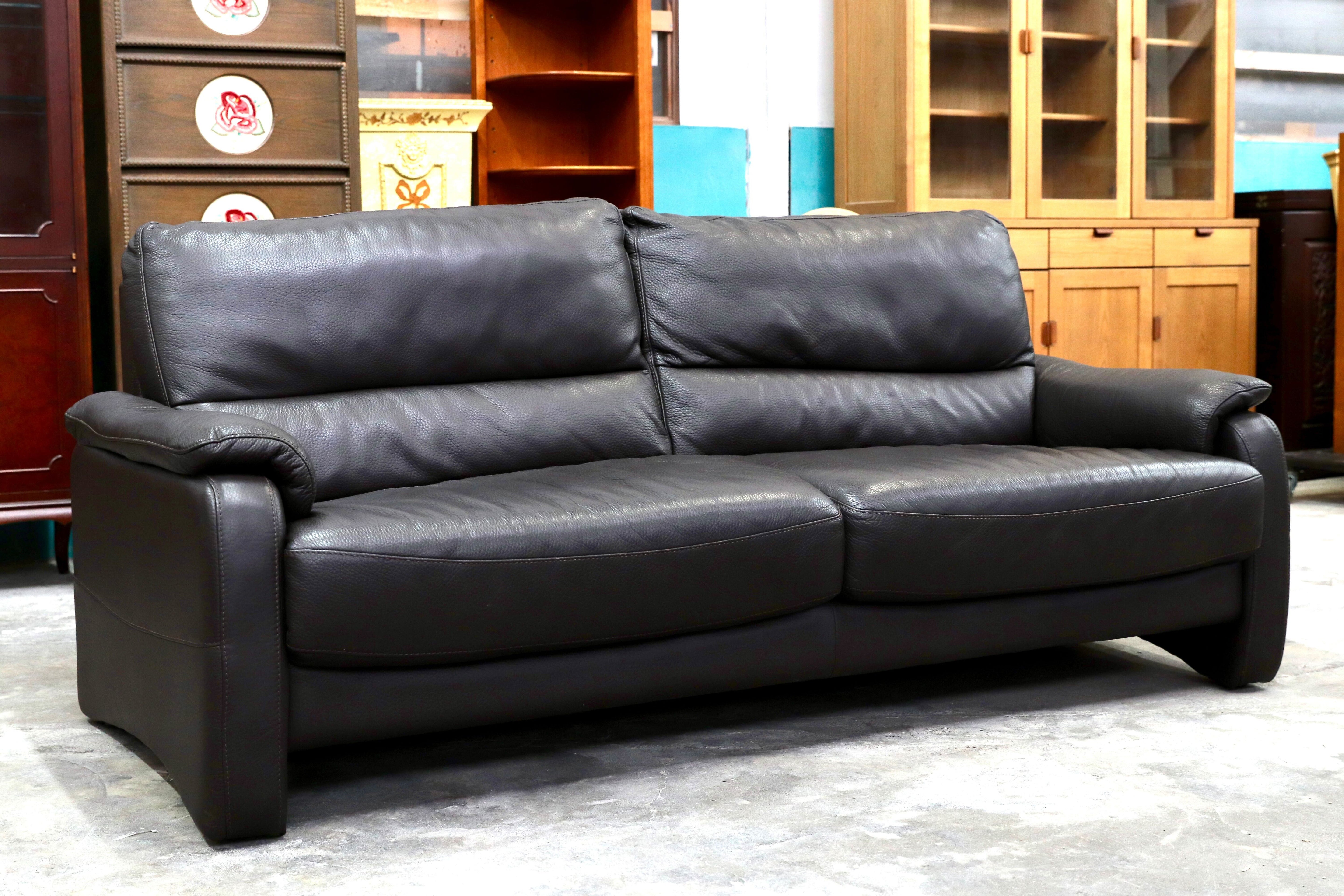 GMIK716○IDC大塚家具 2.5人掛けソファ トリプルソファ ダークブラウン 総本革 スタイリッシュモダン 長椅子 レザー