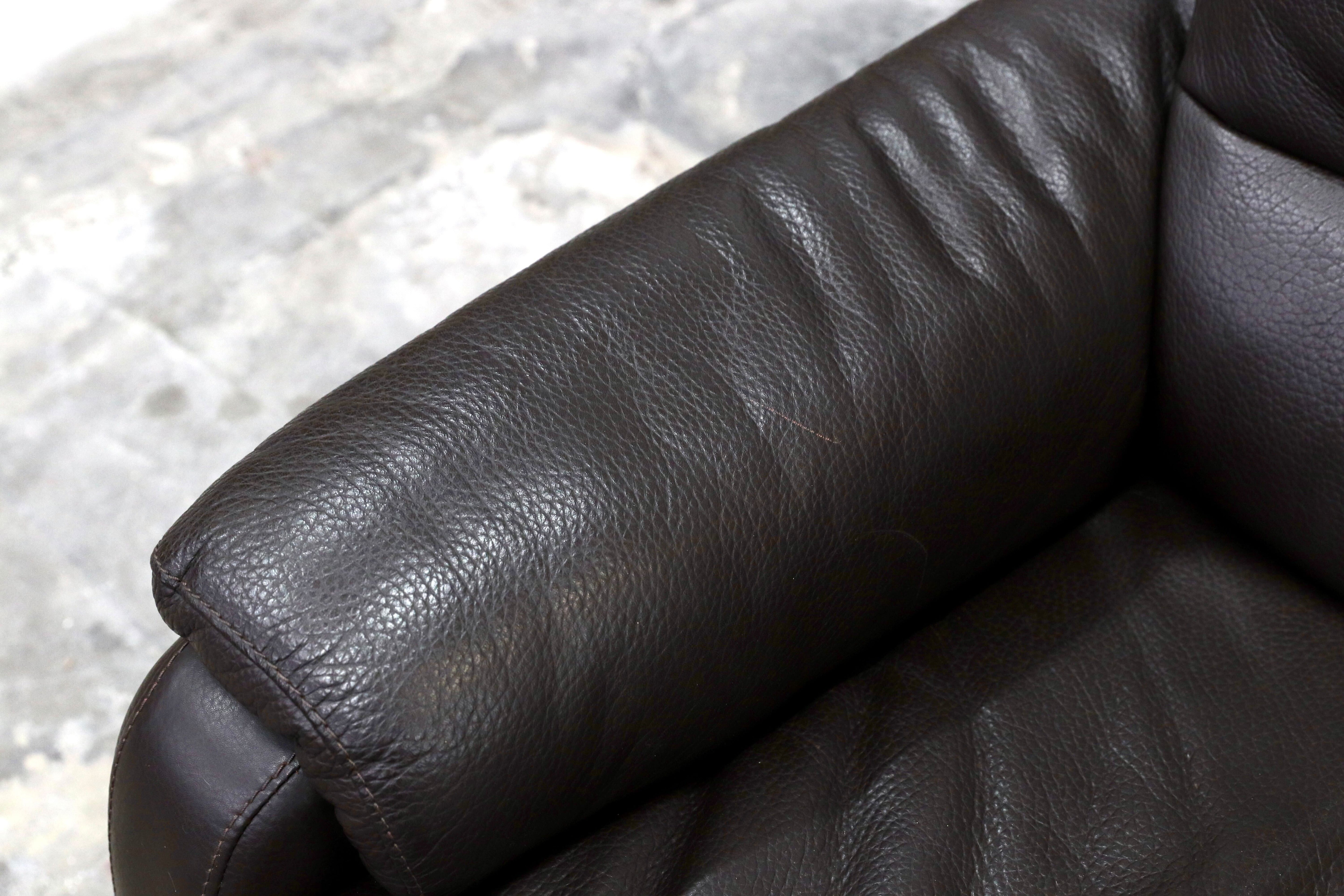 GMIK716○IDC大塚家具 2.5人掛けソファ トリプルソファ ダークブラウン 総本革 スタイリッシュモダン 長椅子 レザー