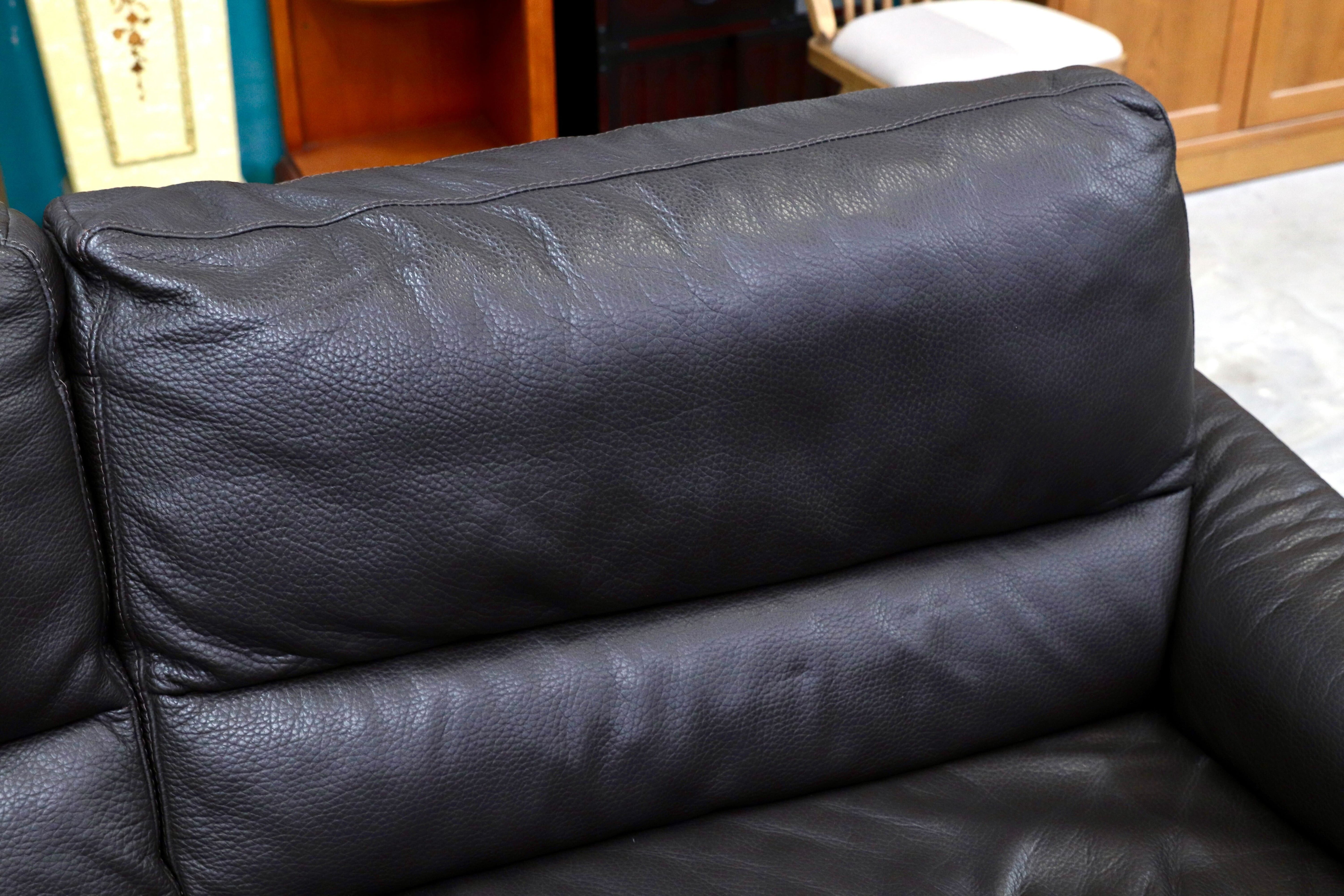 GMIK716○IDC大塚家具 2.5人掛けソファ トリプルソファ ダークブラウン 総本革 スタイリッシュモダン 長椅子 レザー