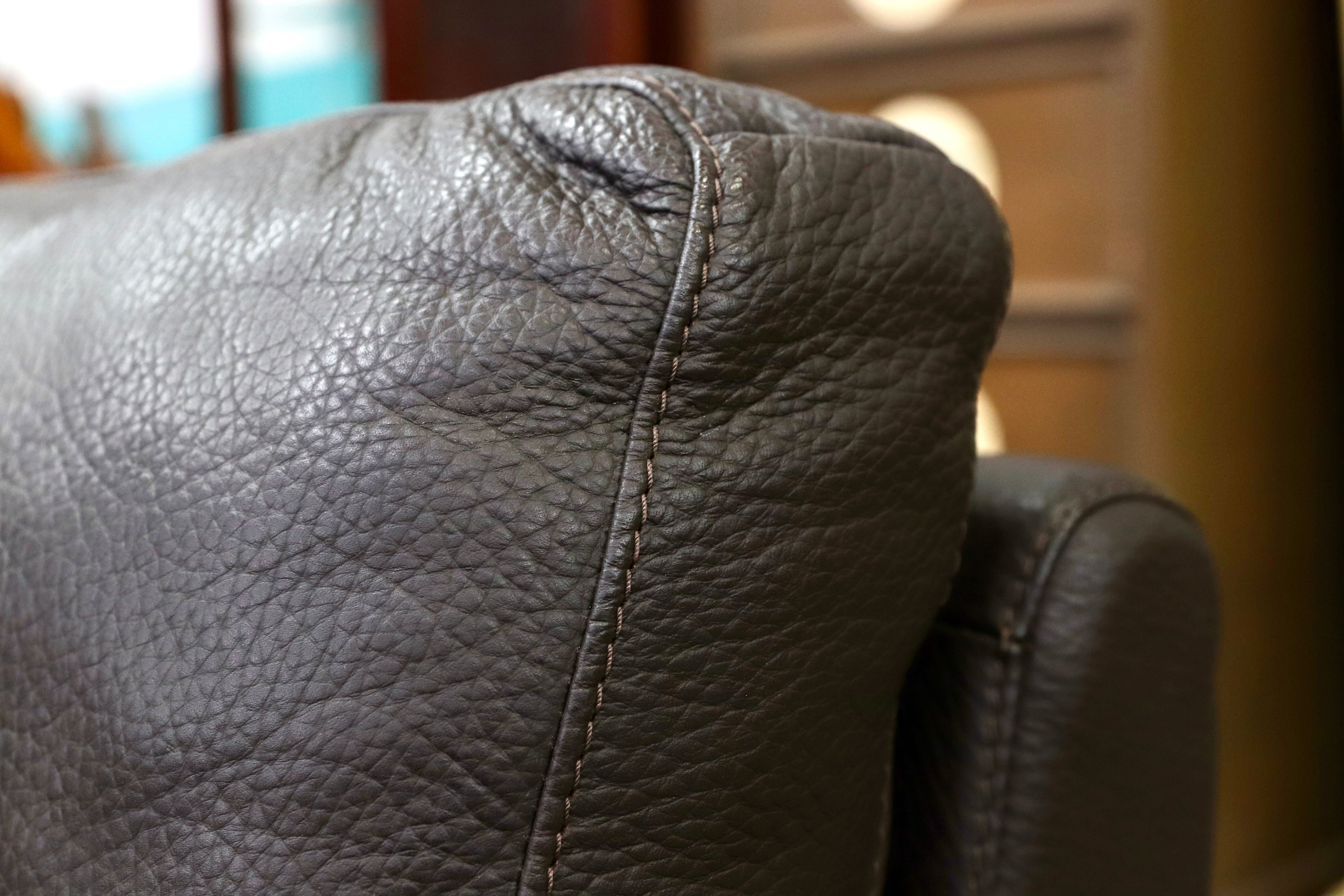 GMIK716○IDC大塚家具 2.5人掛けソファ トリプルソファ ダークブラウン 総本革 スタイリッシュモダン 長椅子 レザー