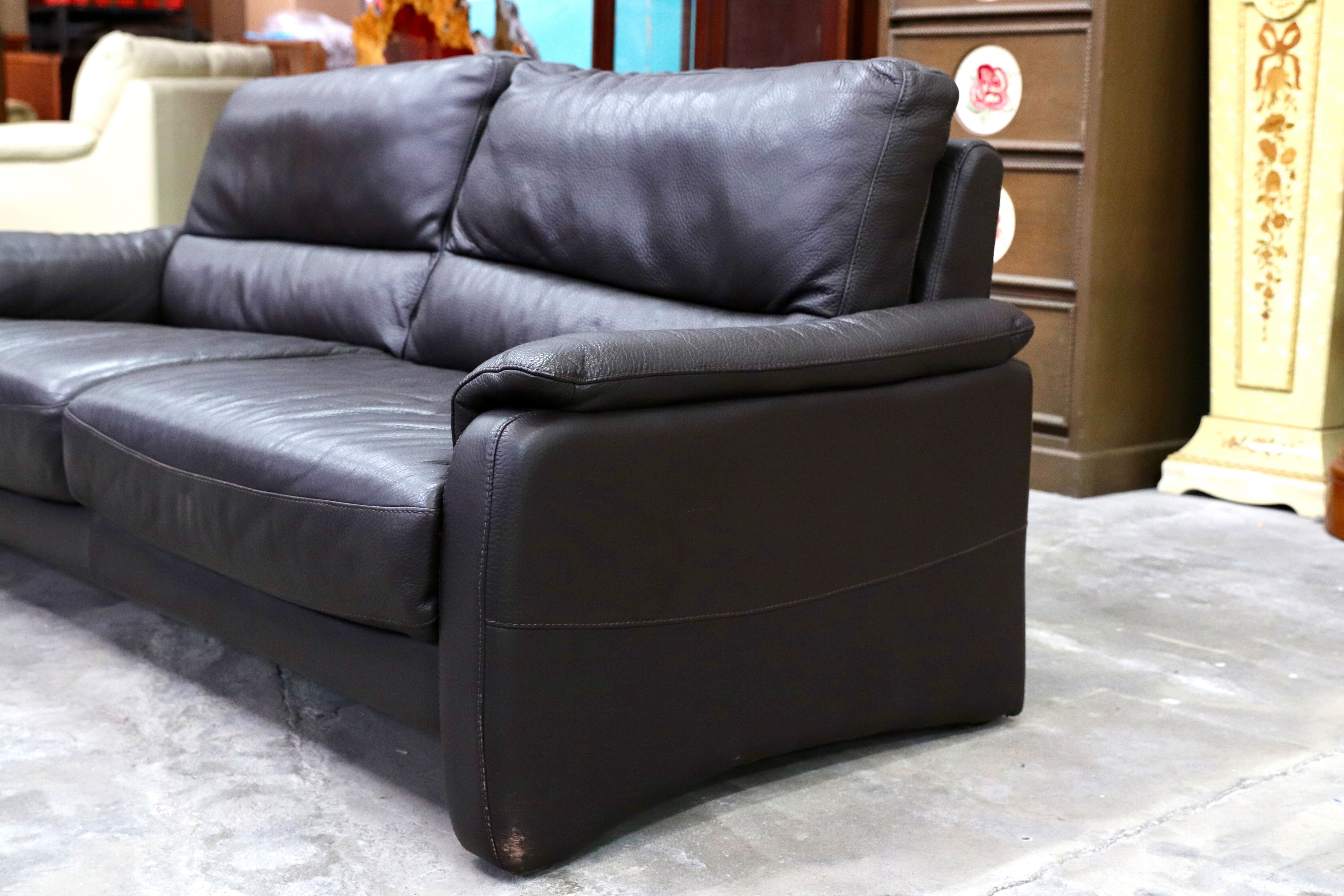 GMIK716○IDC大塚家具 2.5人掛けソファ トリプルソファ ダークブラウン 総本革 スタイリッシュモダン 長椅子 レザー