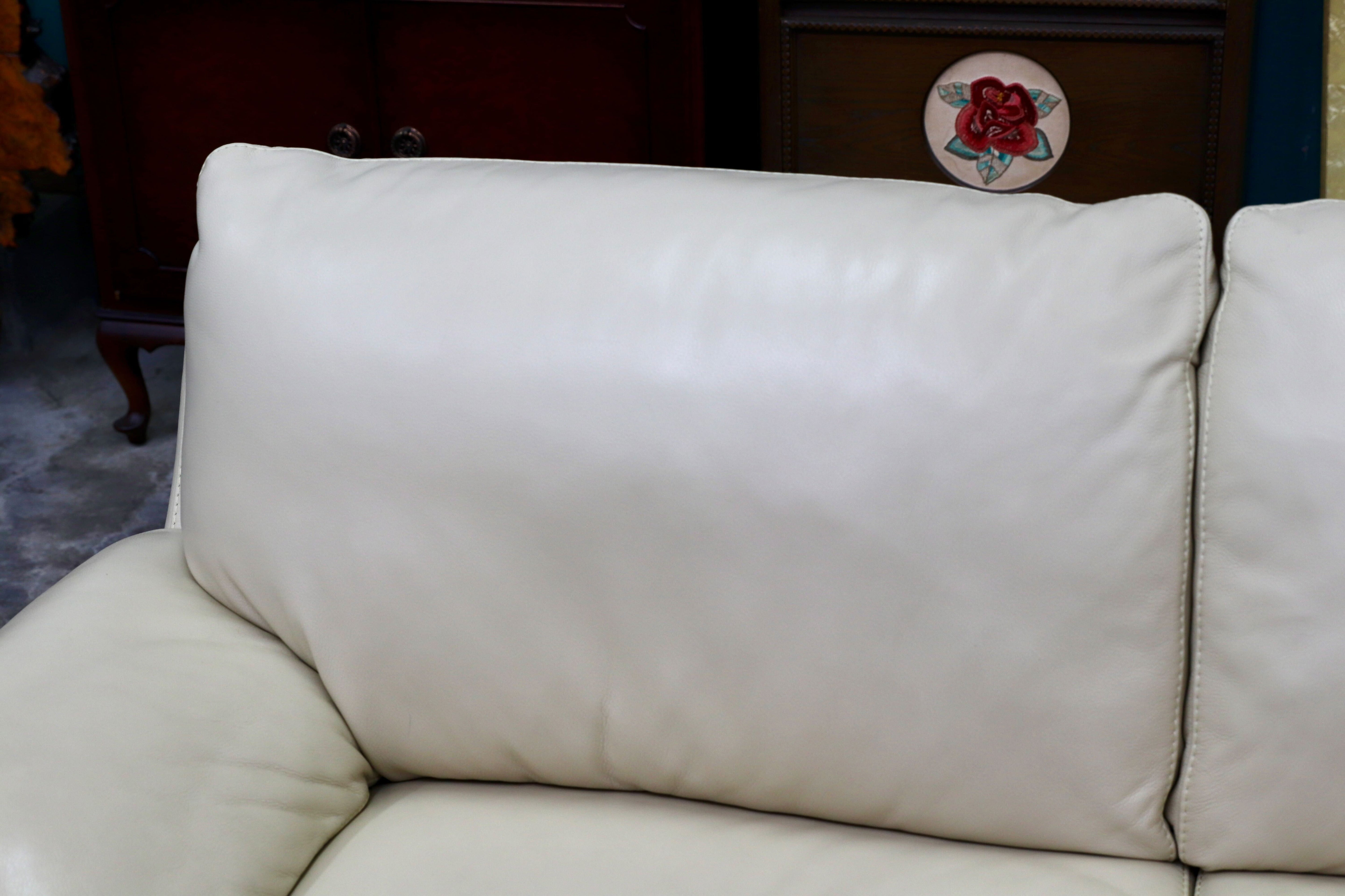 GMIK709○IDC大塚家具 L/S Comfort-03 2.5人掛けソファ 総本革 クリーム色 スタイリッシュ ラグジュアリーモダン 長椅子