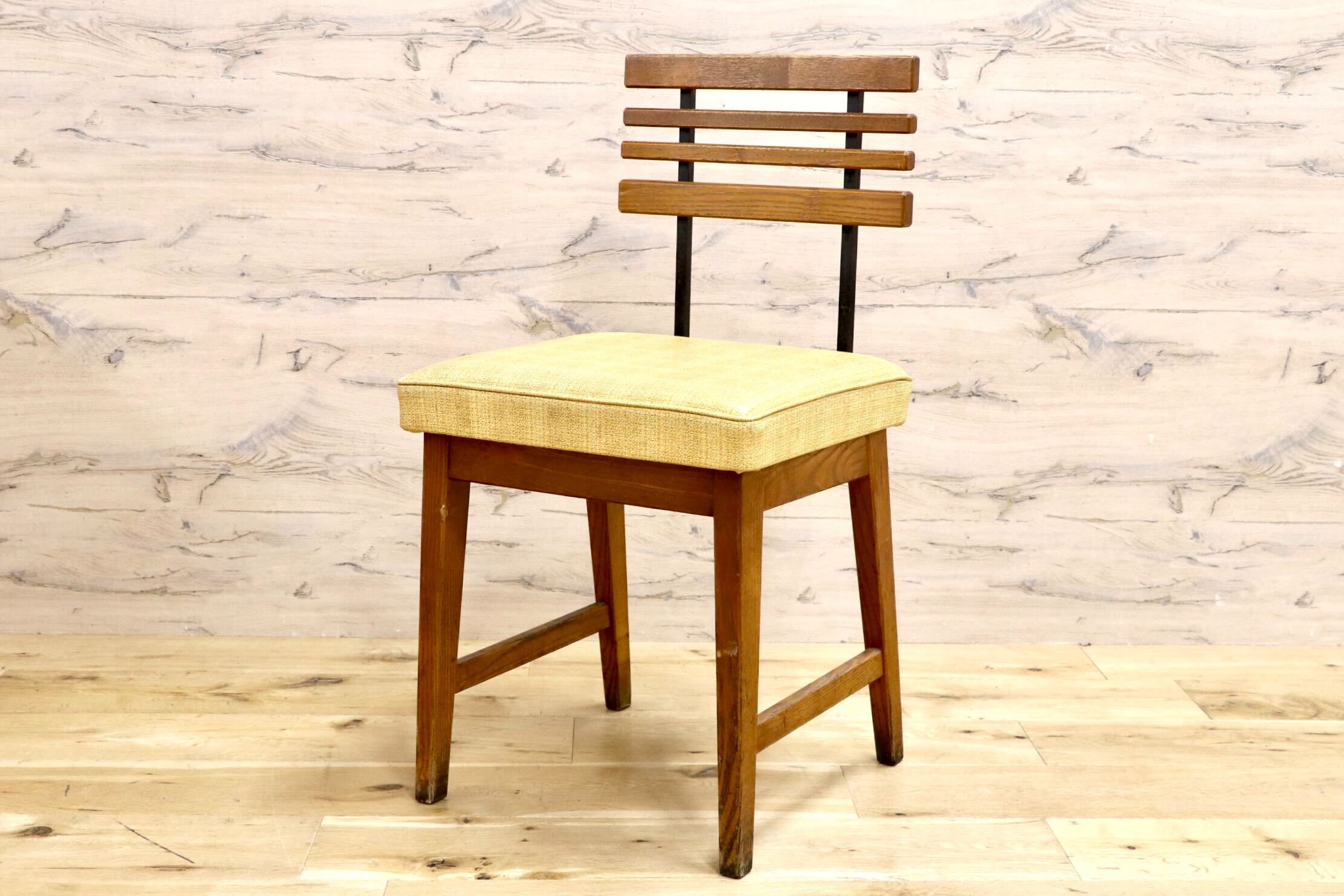 GMIS495A○アンティーク 北欧スタイル ヴィンテージ ダイニングチェア デスクチェア コンパクトチェア 木製 ビニールレザー 椅子 レトロ