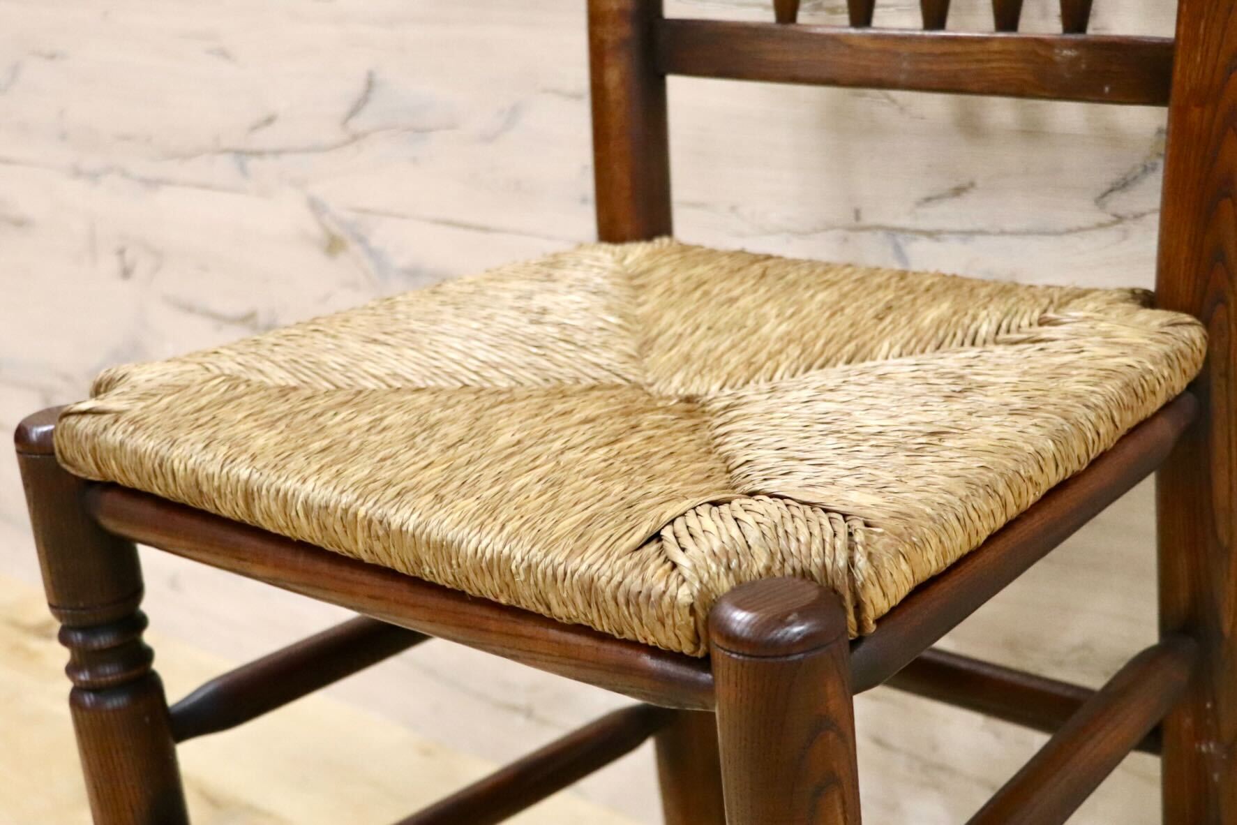 GMHS454A○英国 アンティーク スピンドルバック ダイニングチェア ラッシチェア 椅子 オーク無垢材 クラシック 輸入家具 在庫品