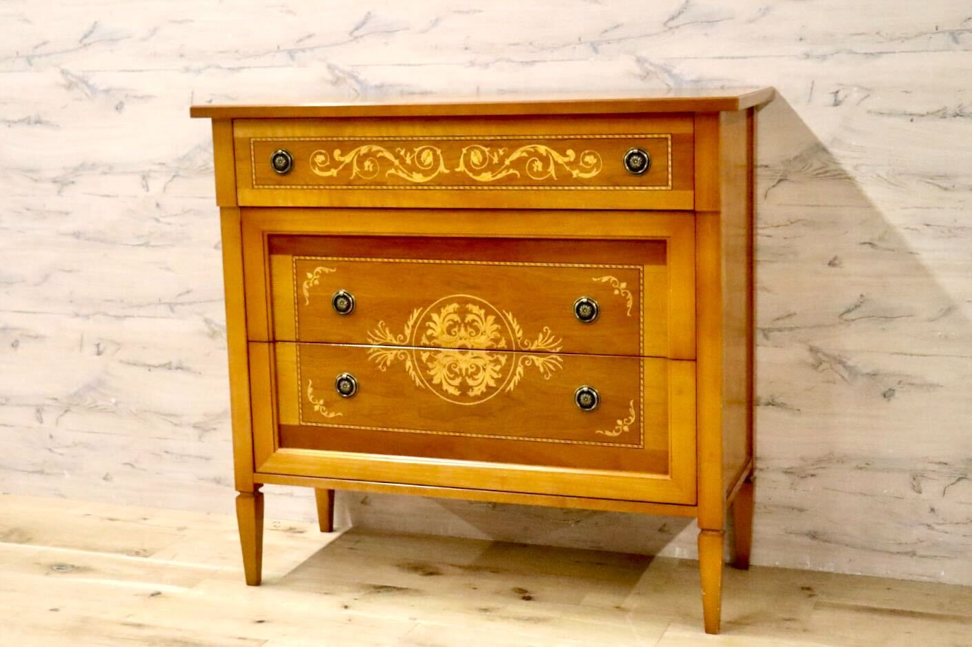 GMIK928○イタリア製 クラシック ヨーロピアン 3段チェスト 小物入れ 収納家具 サイドチェスト 輸入家具 西洋 アンティーク クラシック