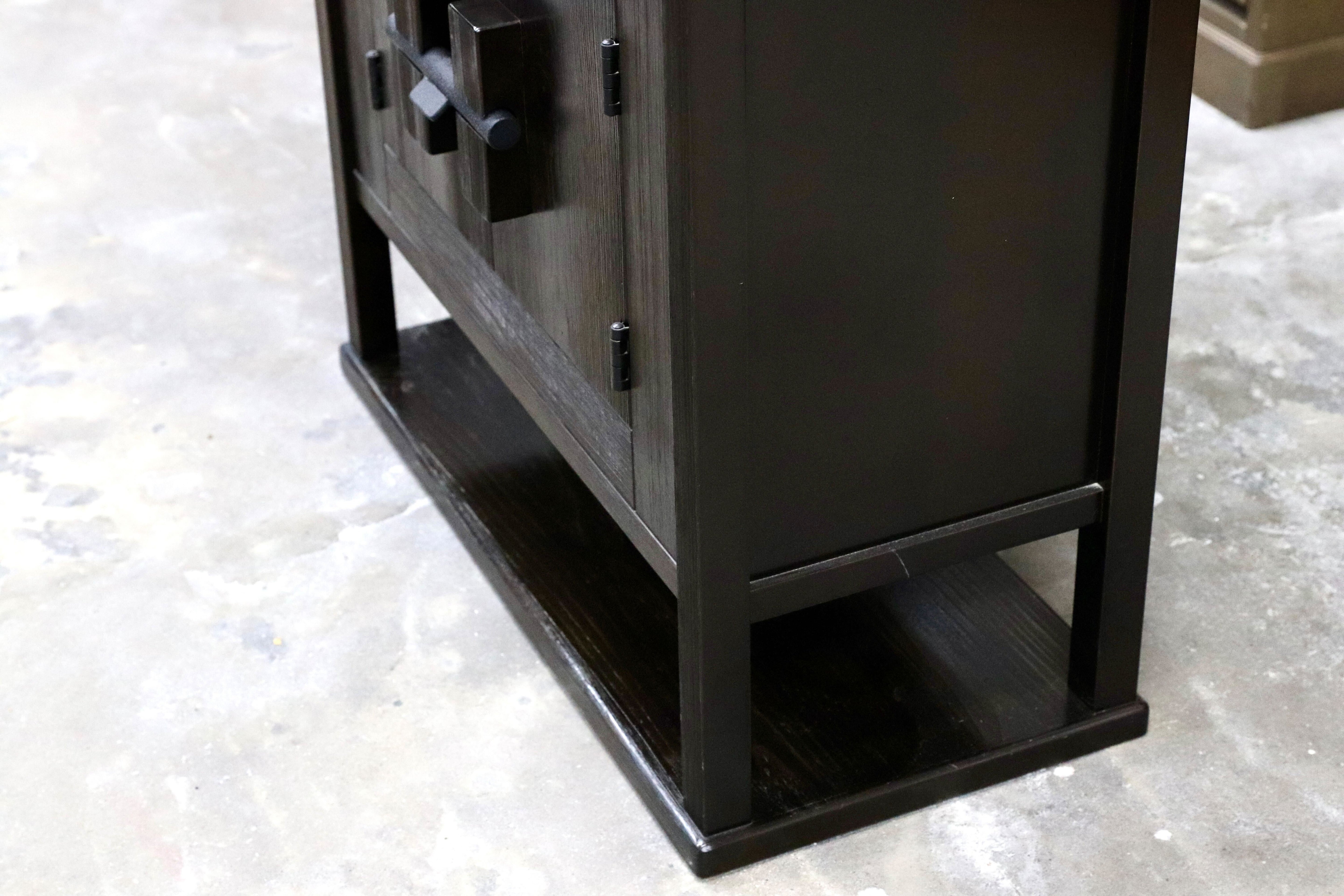 GMIH378○松岡漆工 現代和具 和モダン 飾り棚 キャビネット サイドボード リビングボード 浮造り加工 Matsuoka Nobuya 民芸家具 稀少