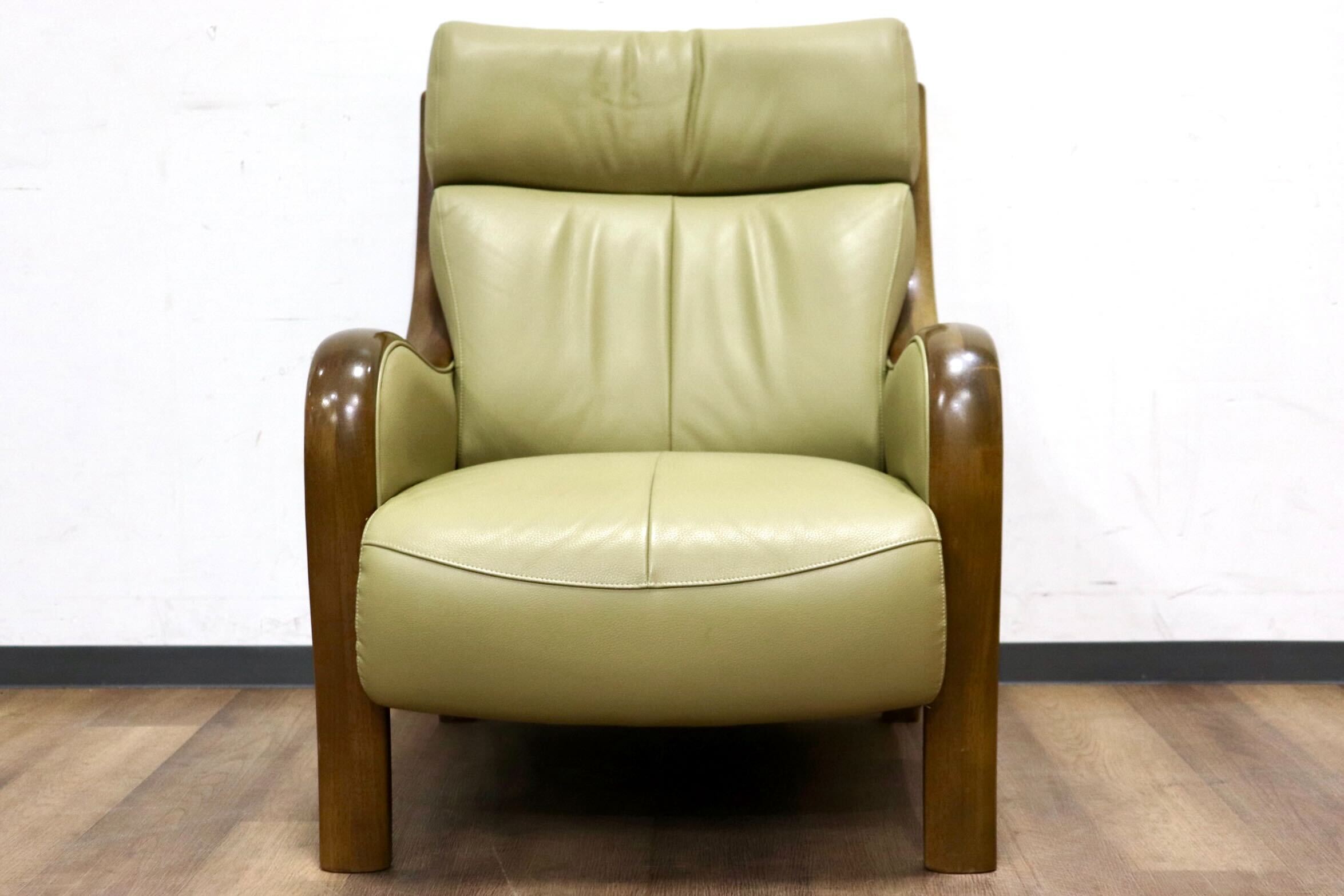 GMHK755A○karimoku / カリモク Direttore ディレトーレ 1人掛けソファ シングルソファ アームチェア 本革 オリーブ色 モダン 国産家具