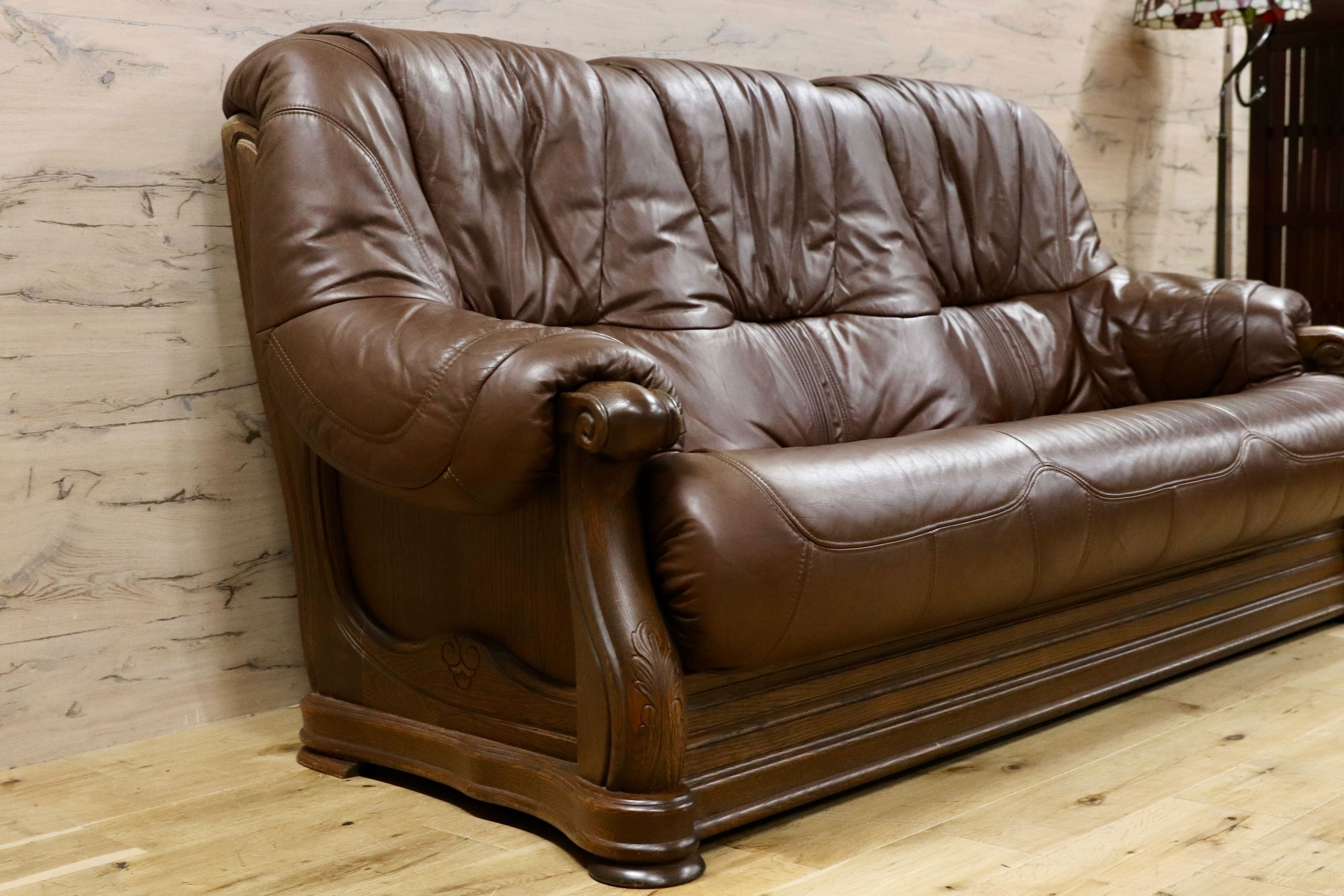 GMHS144○オランダ製 ダッチカントリー 3人掛けソファ トリプルソファ 長椅子 楢材 本革 鋲打ち 彫刻 クラシック ヴィンテージ 約60万