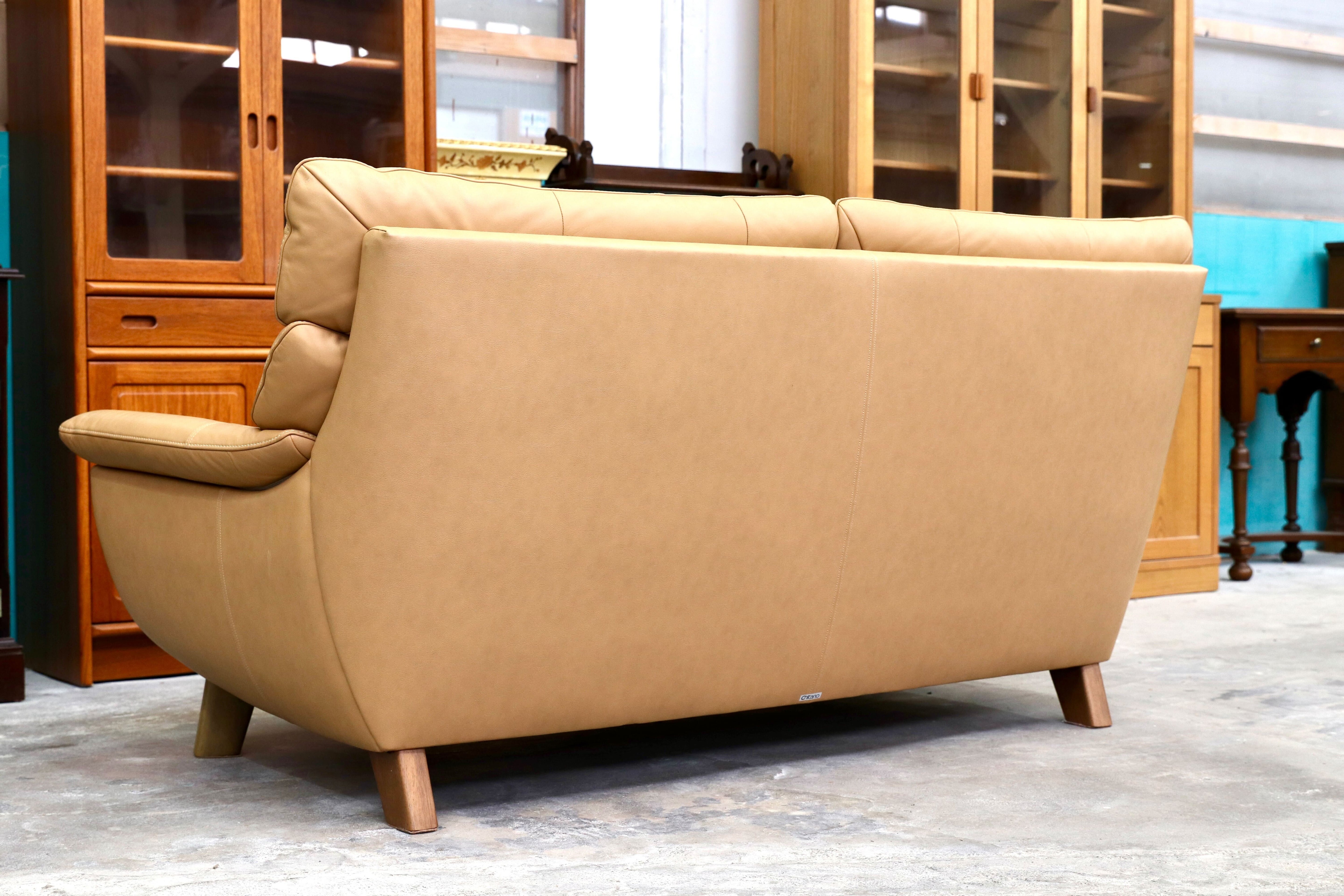 GMIK248○Chitano / チターノ Z172 2人掛けソファ ラブソファ アイボリー 前革 長椅子 karimoku カリモク セカンドハウス設置品