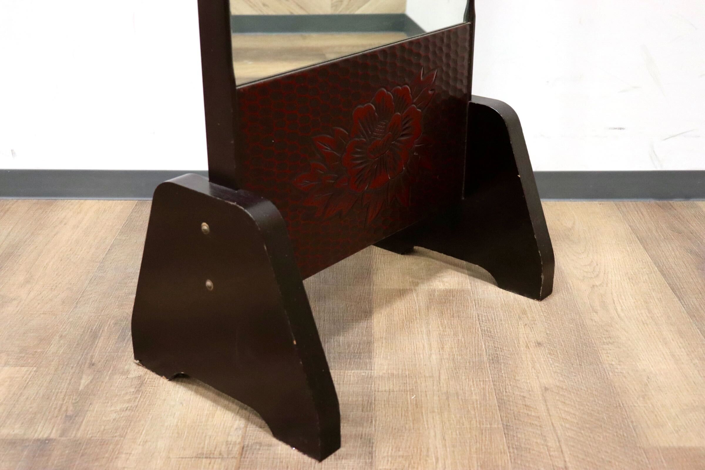 GMGF106○鎌倉彫 スタンドミラー 鏡 姿見 全身鏡 木製 彫刻 漆塗り 着付け鏡 和家具 民芸家具 伝統工芸 和室 和モダン レトロ アンティーク