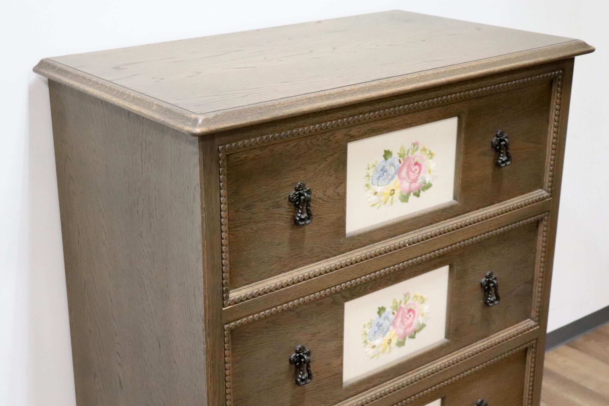 GMGN349○神戸家具 洋家具 伊藤家具 3段チェスト 整理タンス 彫刻 オーク材 クラシカル 花柄 和製ヴィンテージ アンティーク 検)永田良介