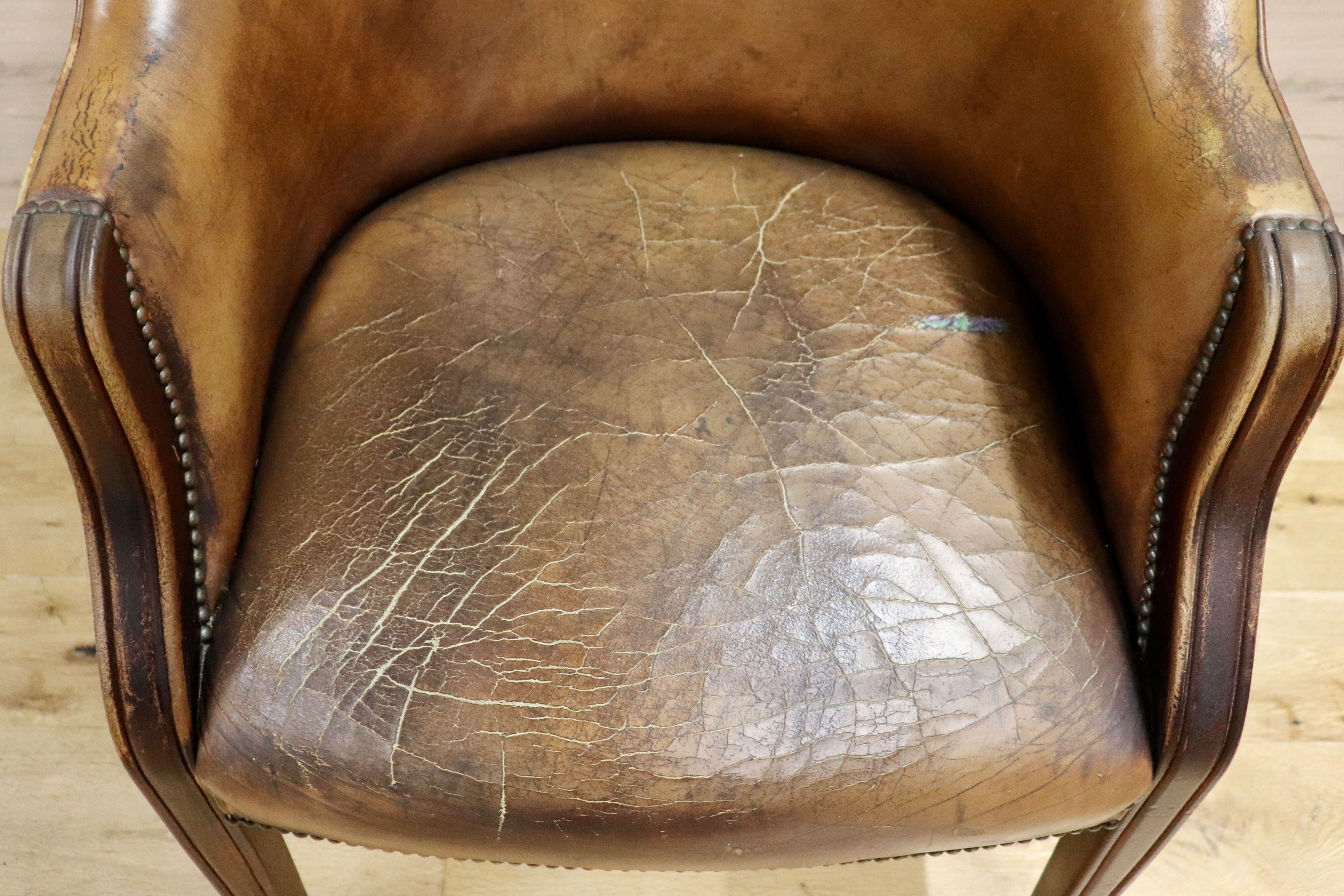 GMHK411○イギリス ヴィンテージ 1人掛けソファ ラウンジチェア デスクチェア 本革 レザー ブラウン 鋲打ち アンティーク