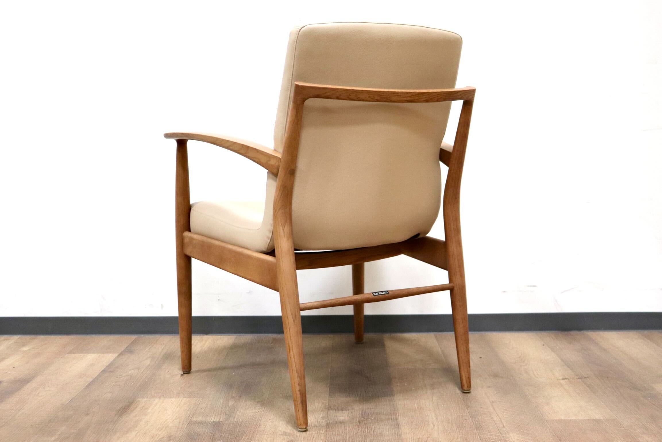 GMHH17A○karimoku / カリモク C-10225708 ダイニングチェア アームチェア 食卓椅子 椅子 オーク材 合皮 ベージュ モダン 国産家具