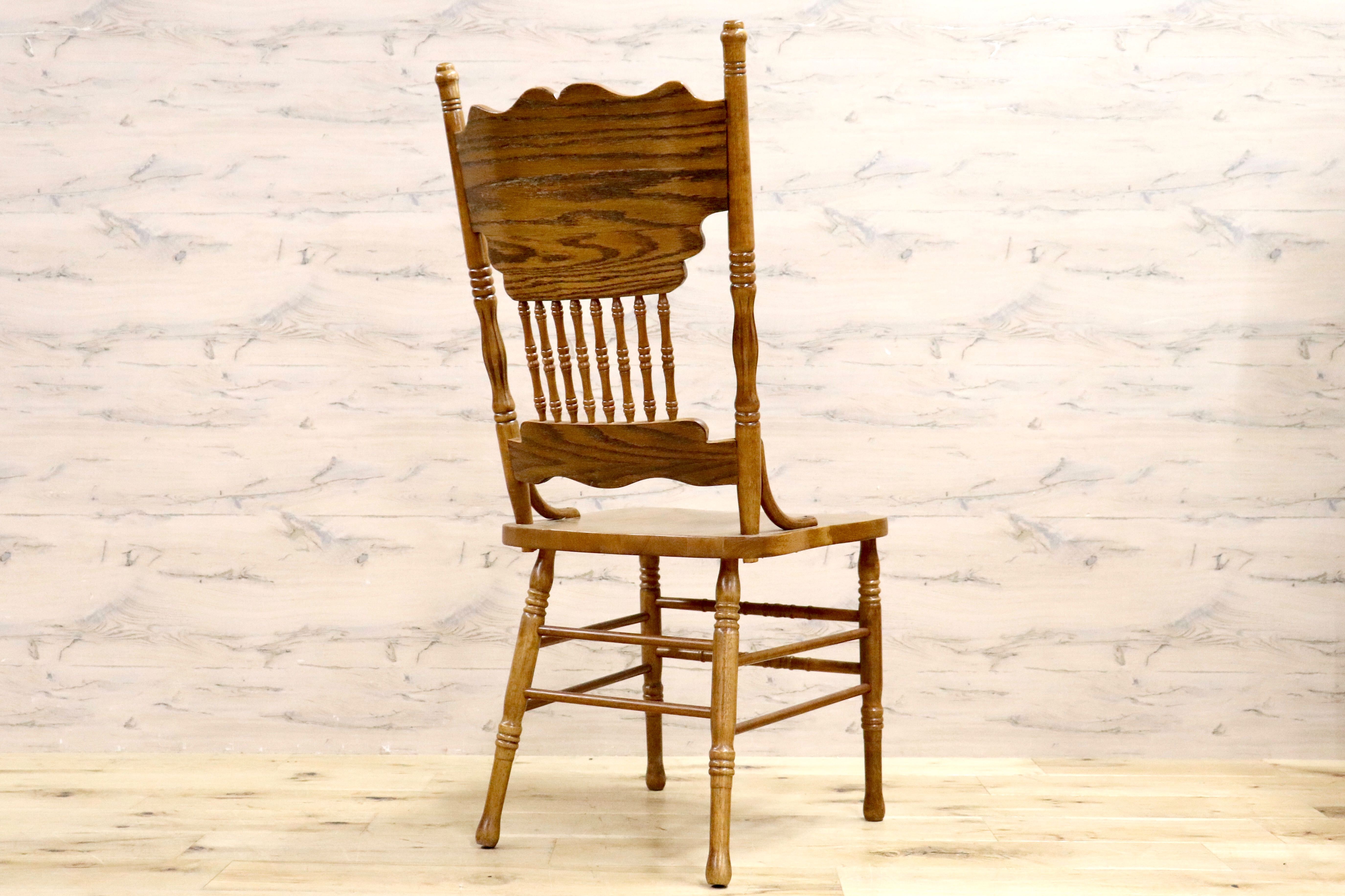 GMHK409A○IDC大塚家具 shin leeシンリー アンティーク 木製 ダイニングチェア 椅子 ウィンザーチェア 彫刻 カントリー 定価約10万