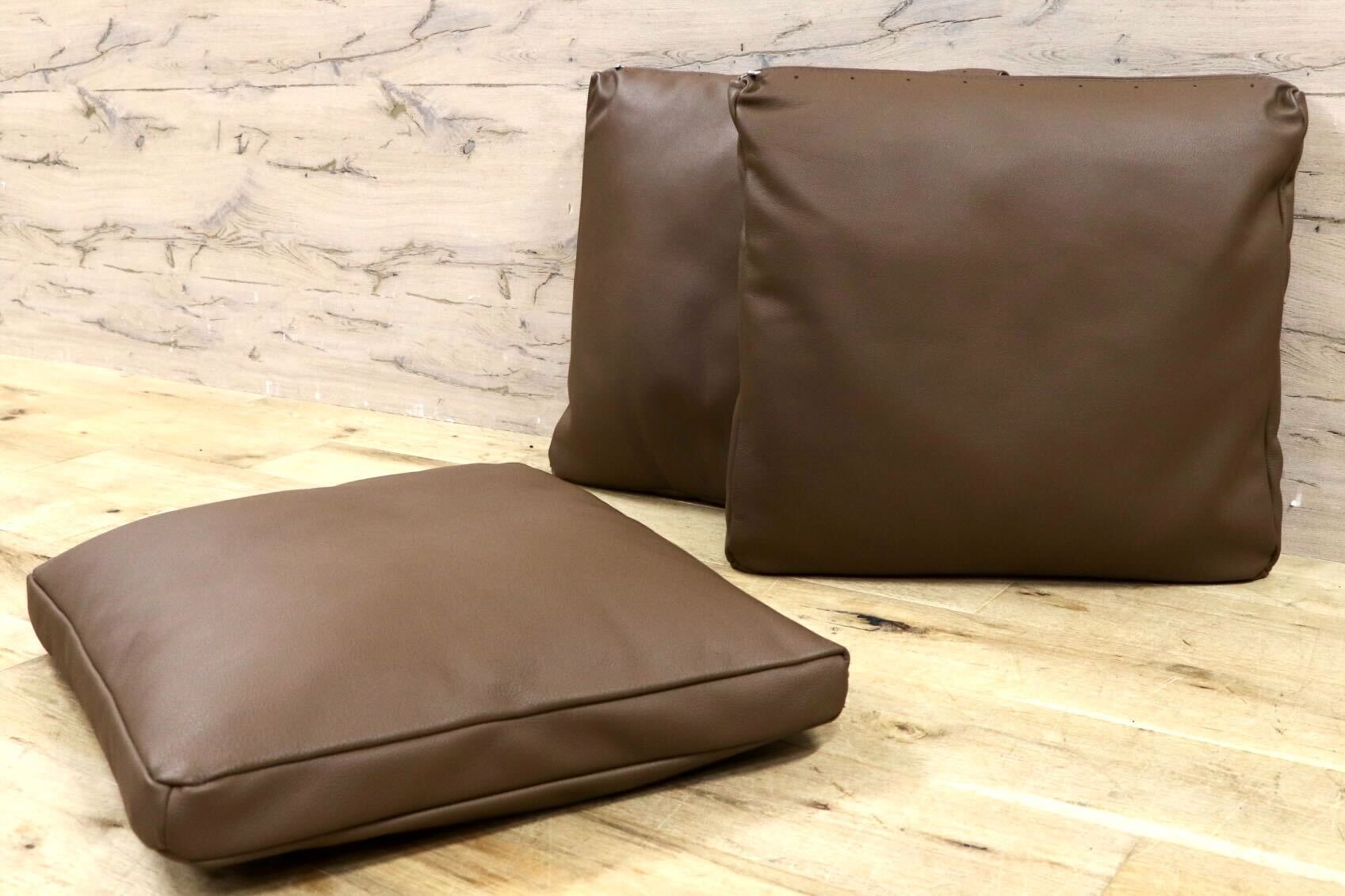 GMHN375B○HUKLA / フクラ クッション 3個セット 本革 レザー ブラウン モデルルーム展示品