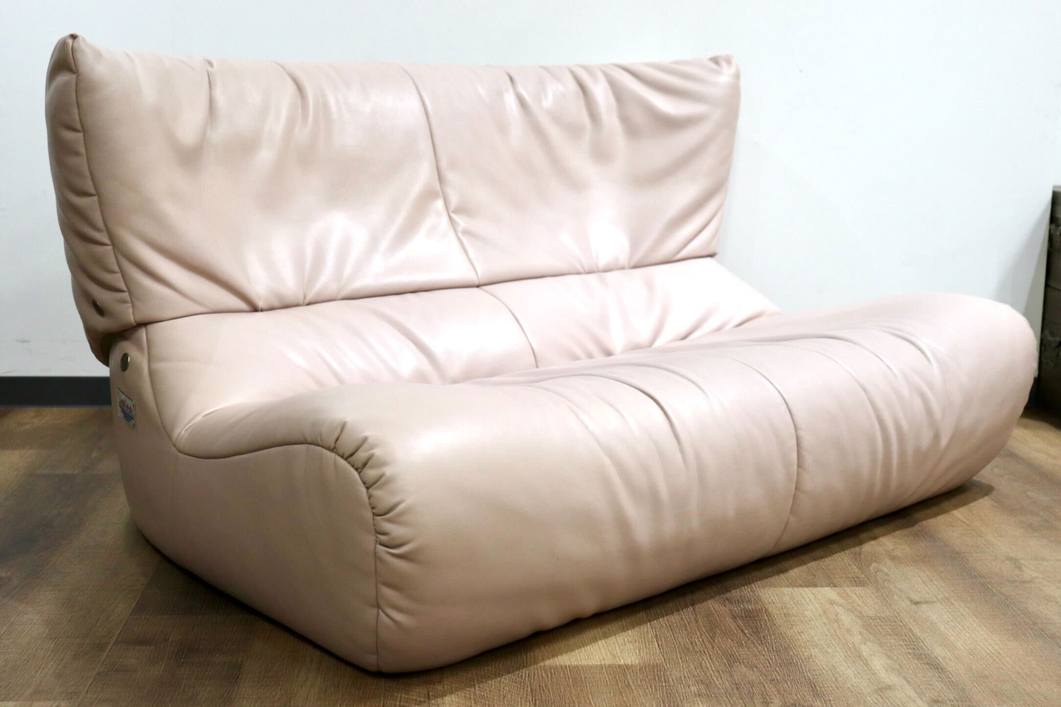 GMHH408○karimoku / カリモク salvo サルヴォ 2人掛けソファ ラブソファ ローソファー ソフトレザー モダン 定価約22万 稀少 ヴィンテージ