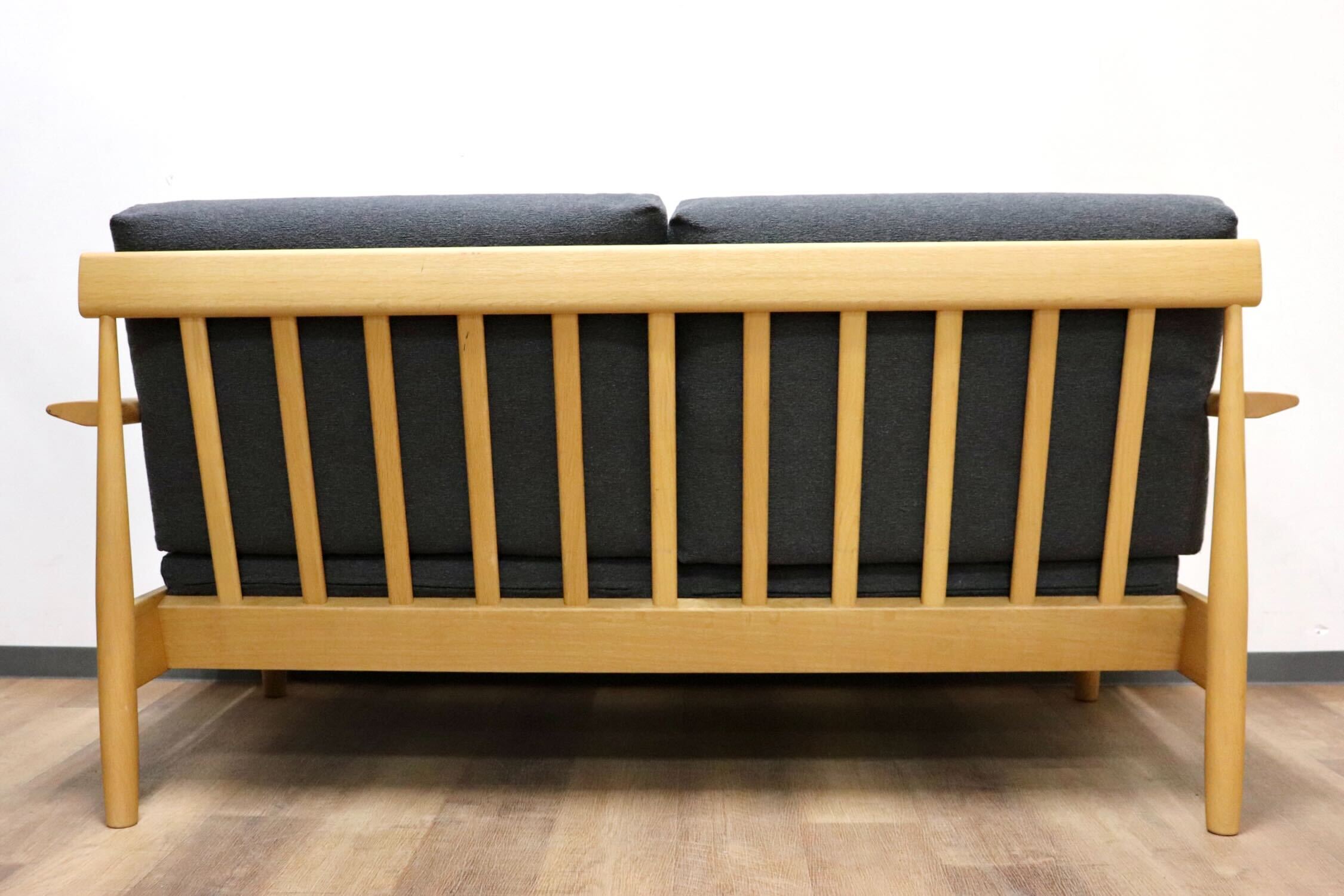 GMHK346○柏木工 / KASHIWA シガーロ 2人掛けソファ ラブソファ 楢材 無垢 ファブリック 飛騨家具 北欧スタイル IDC大塚家具 約22万 美品