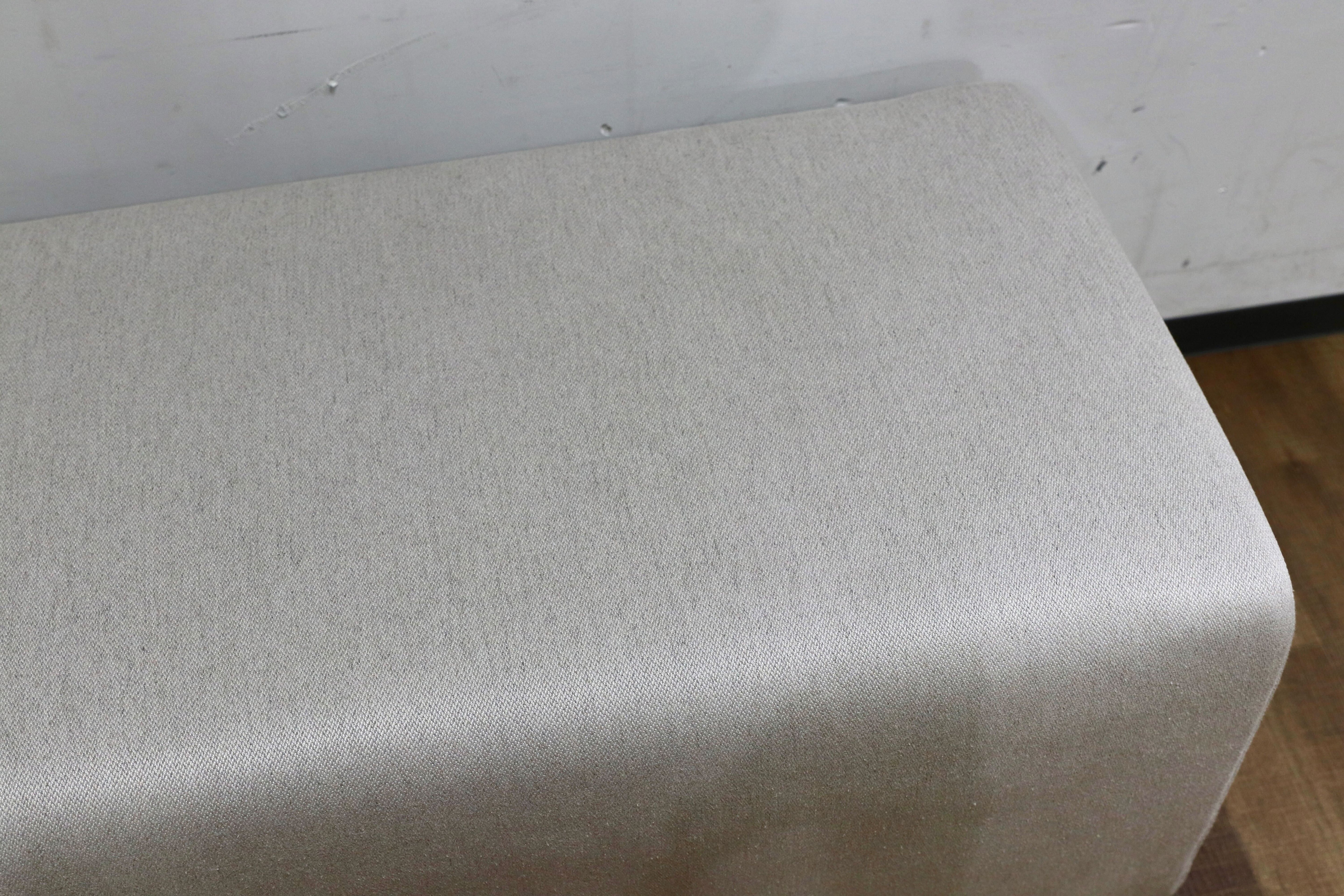 GMIH121B○cassina ixc / カッシーナイクスシー LIVING DIVANI オットマン スツール ベンチソファ イタリアモダン カバーリング 展示品