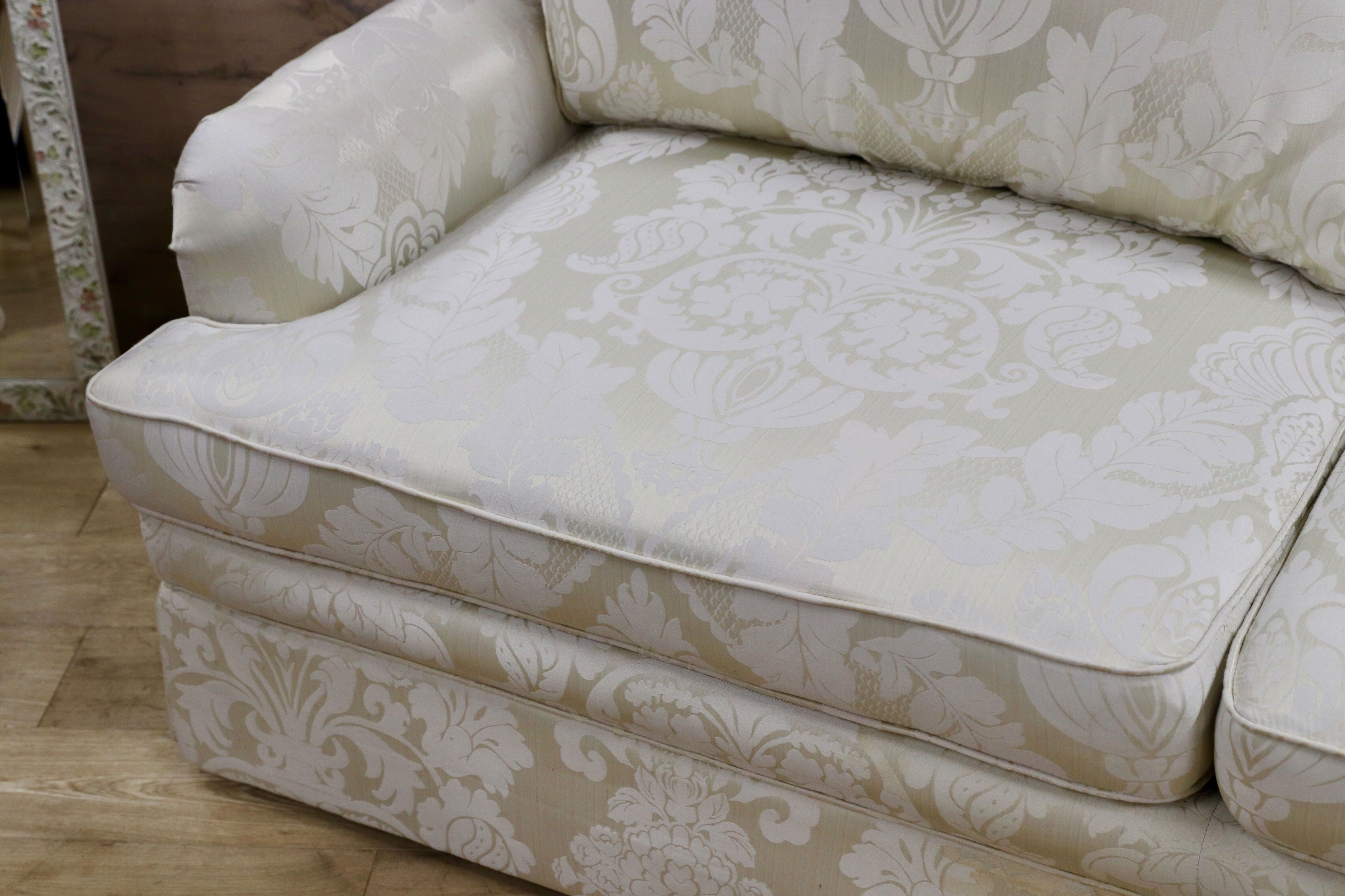 GMIK755○Thomasville / トーマスビル 2.5人掛けソファ 2人掛けワイドソファ IDC大塚家具 ホワイト アメリカ クラシック モダン