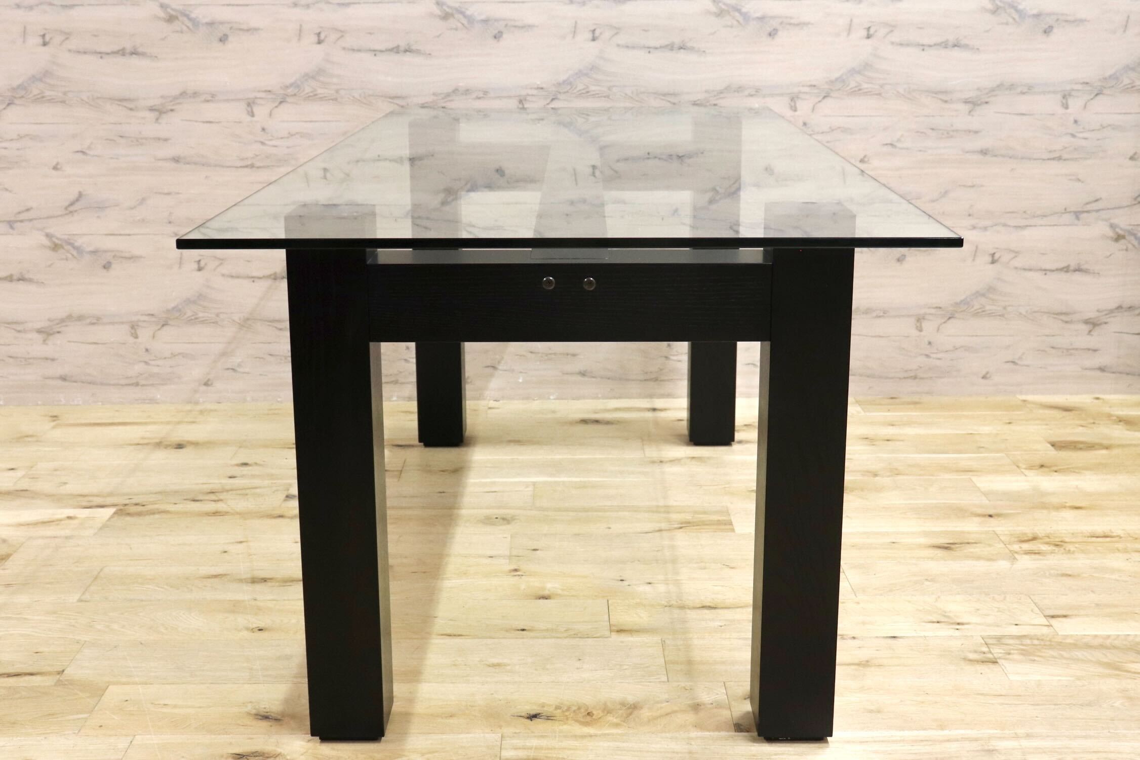GMIH262A○IDC大塚家具 ダイニングテーブル ガラステーブル 食卓テーブル ブラック スタイリッシュモダン