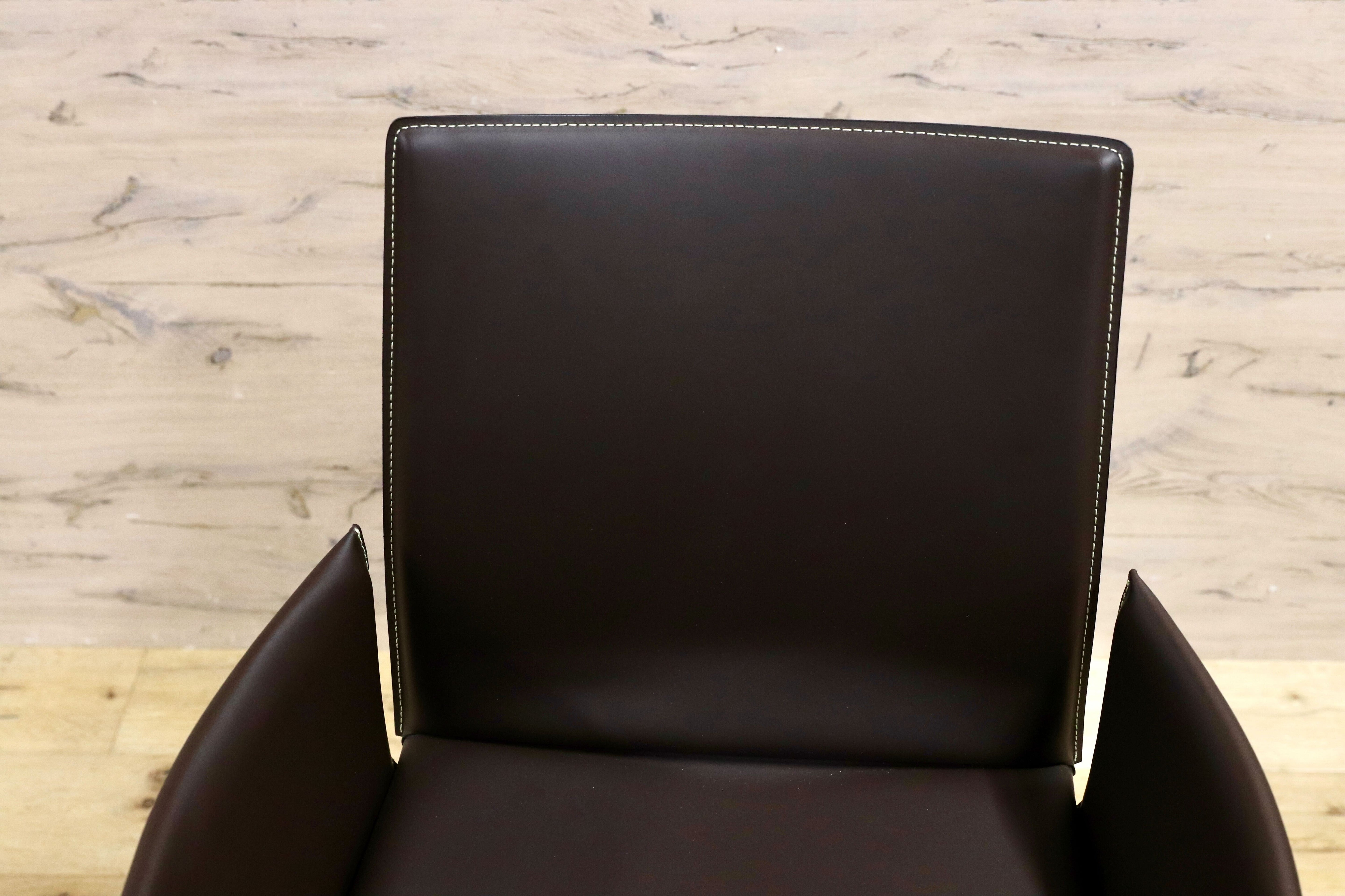 GMHN371A○BONTEMPI CASA / ボンテンピ LINDA ダイニングチェア アームチェア 椅子 レザー イタリア製 定価約13.6万 モデルルーム展示品