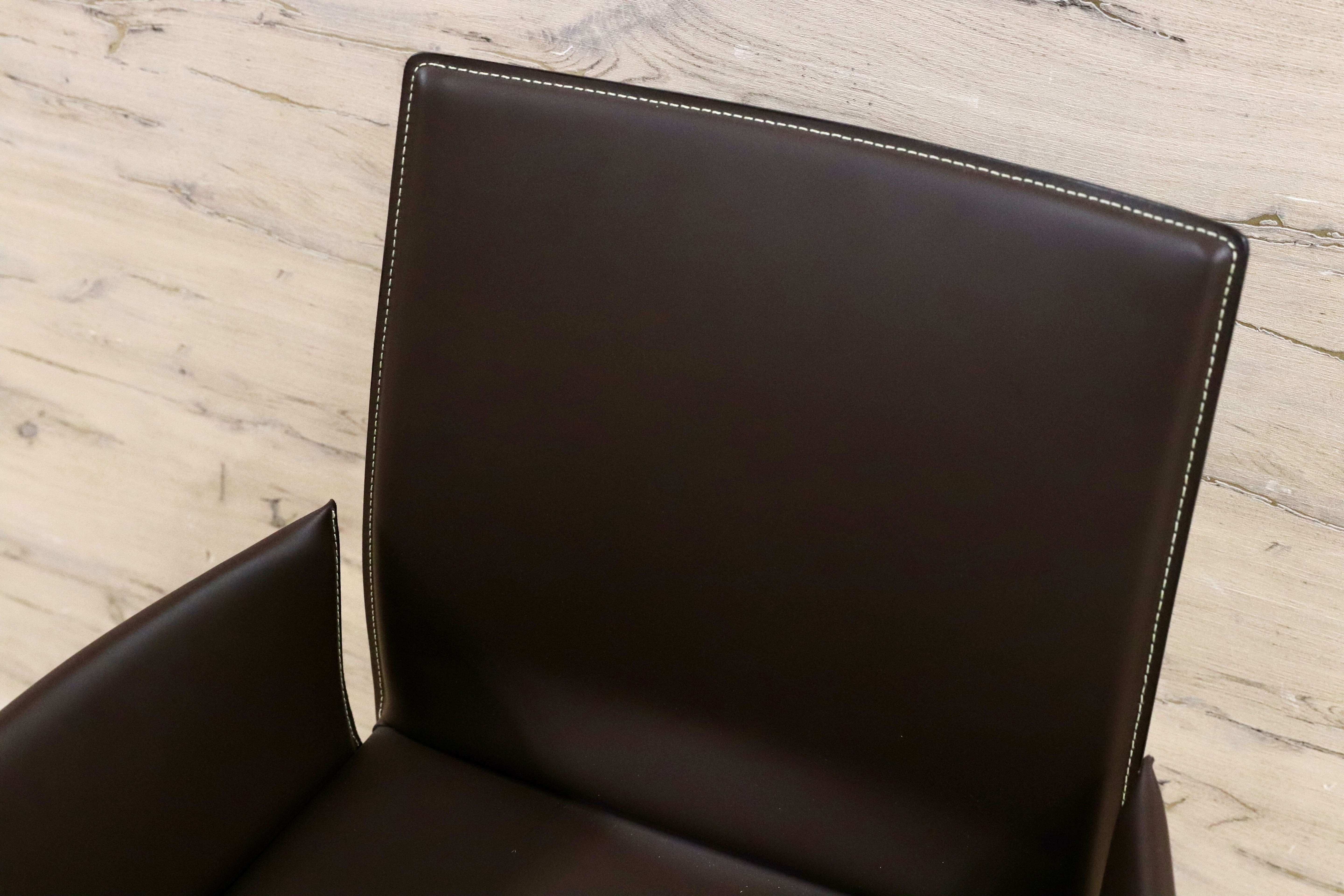 GMHN371B○BONTEMPI CASA / ボンテンピ LINDA ダイニングチェア アームチェア 椅子 レザー イタリア製 定価約13.6万 モデルルーム展示品