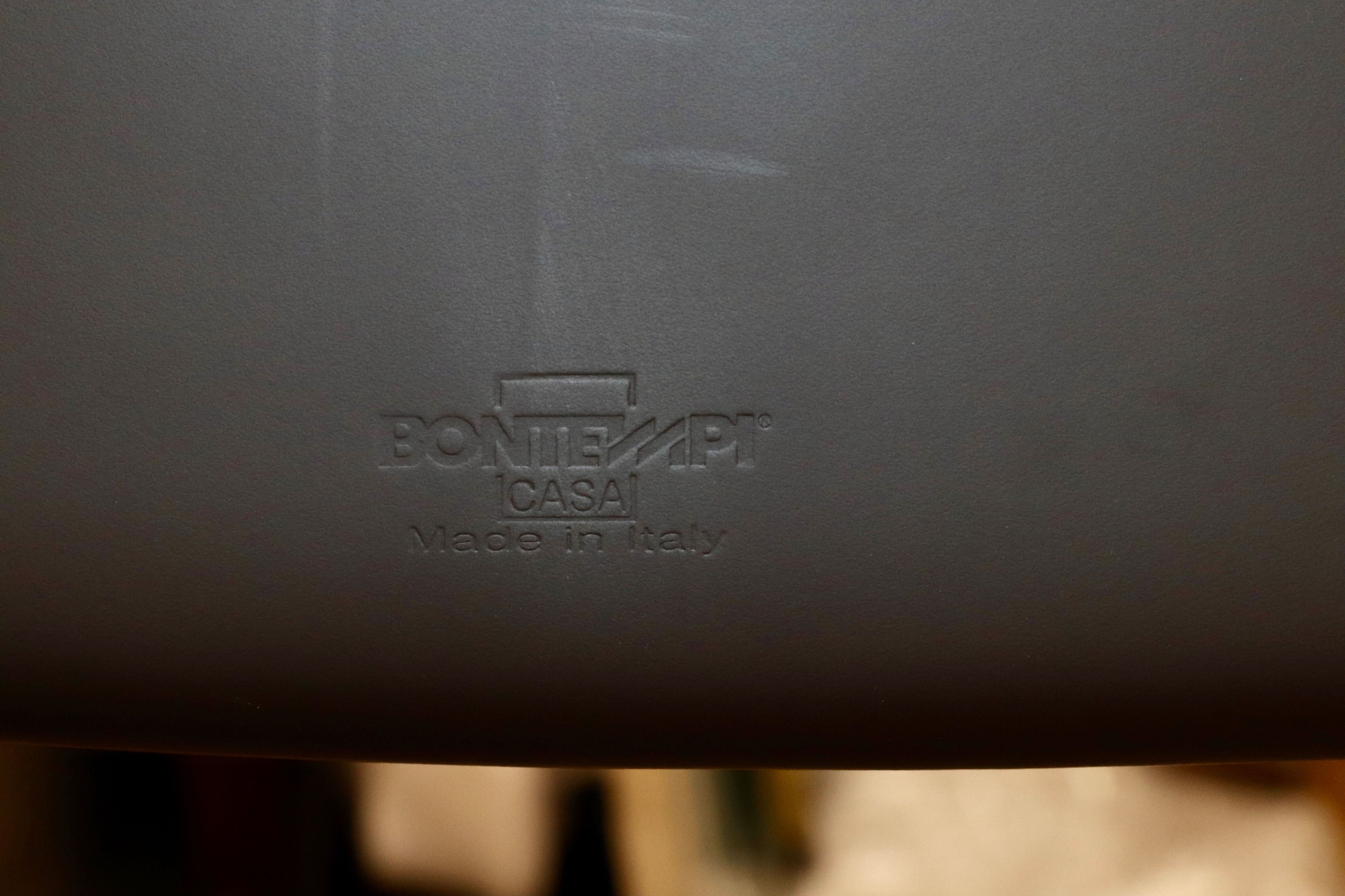 GMHN371B○BONTEMPI CASA / ボンテンピ LINDA ダイニングチェア アームチェア 椅子 レザー イタリア製 定価約13.6万 モデルルーム展示品