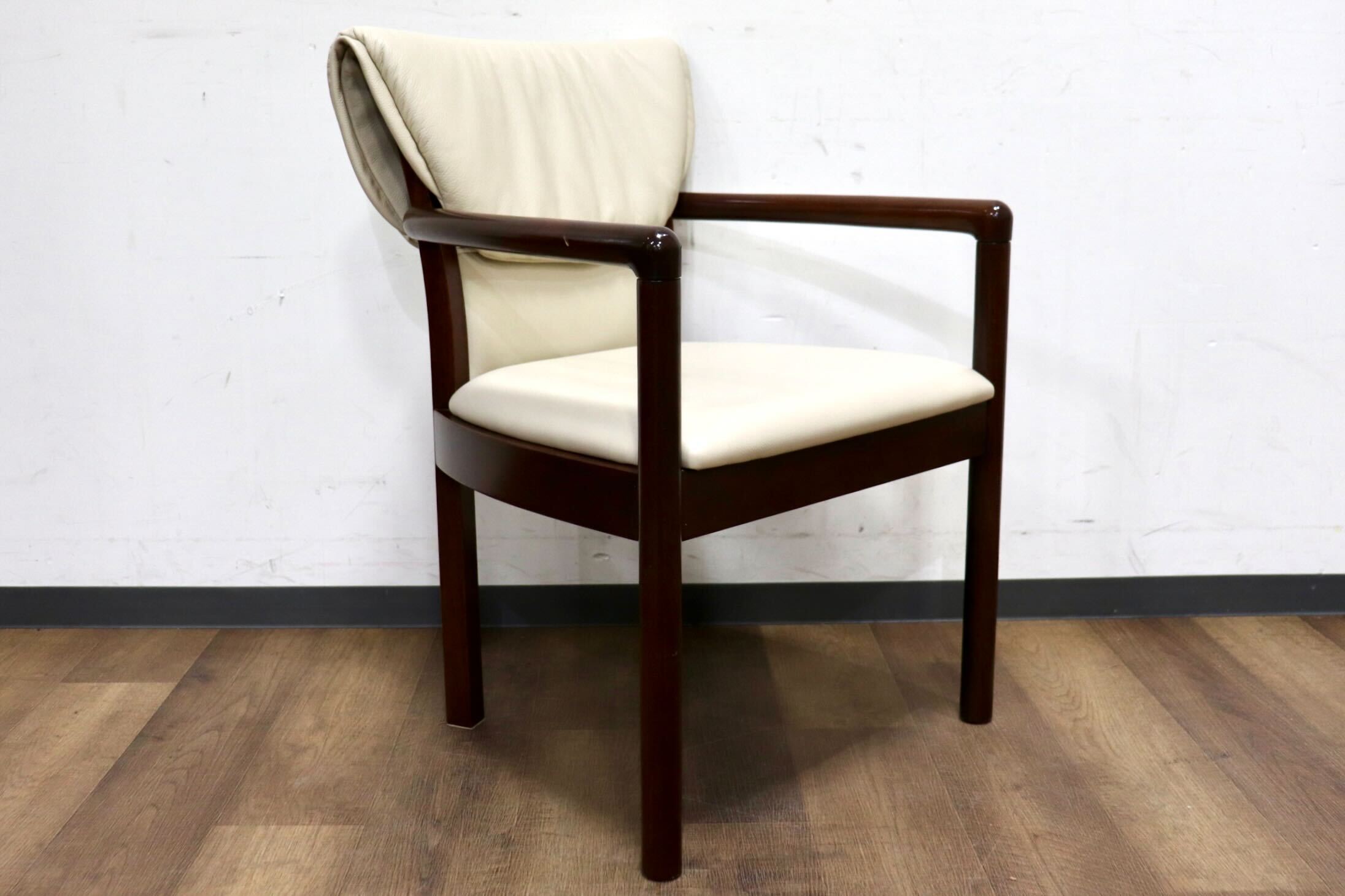 GMHH416A○モリシゲ / MORISHIGE アームチェア ダイニングチェア 食卓椅子 椅子 本革 IDC大塚家具 最高級 モダン クラシック