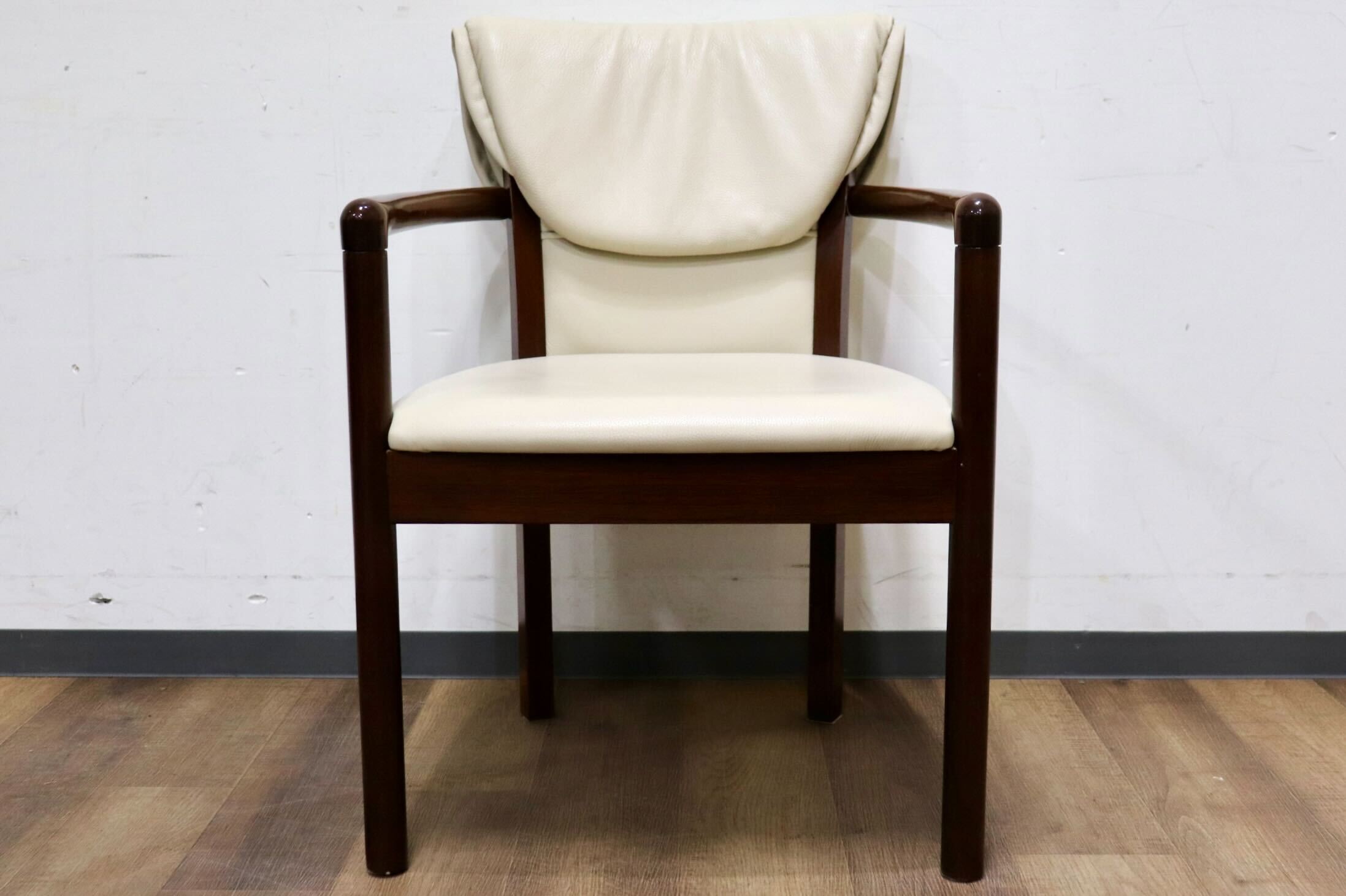 GMHH416B○モリシゲ / MORISHIGE アームチェア ダイニングチェア 食卓椅子 椅子 本革 IDC大塚家具 最高級 モダン クラシック