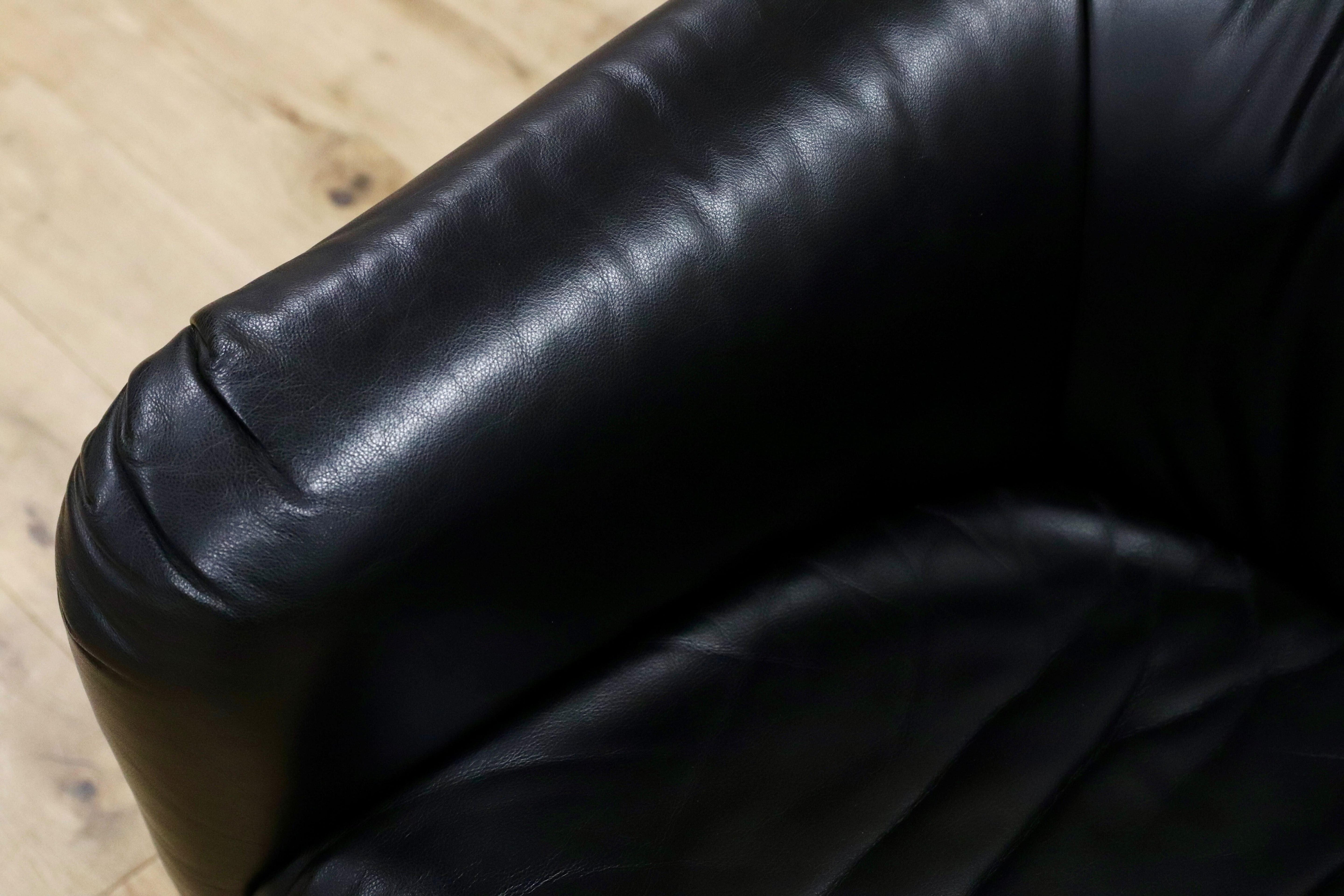 GMHN385B○HUKLA / フクラ 1人掛けソファ ラウンジチェア パーソナルチェア 黒 総革 IDC大塚家具 デザイナーズ ドイツ 約23万